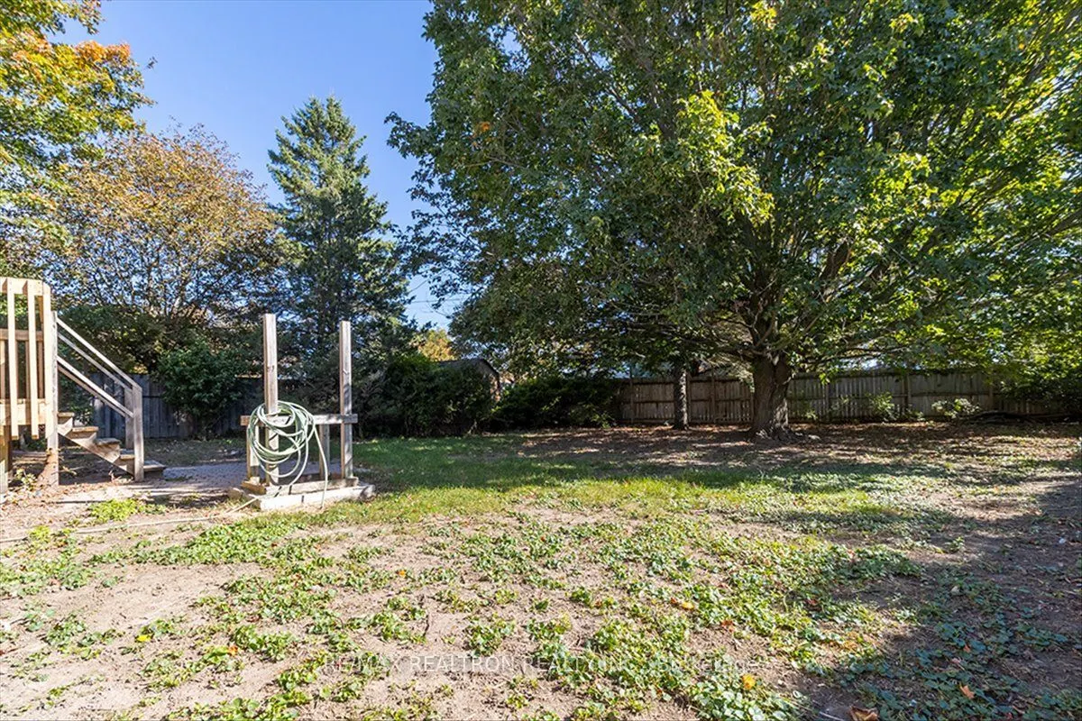 513 Labrador Drive