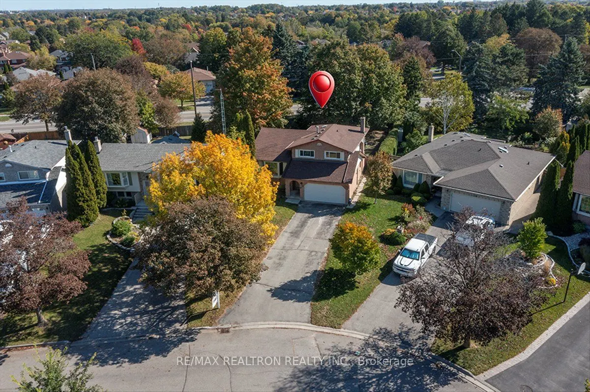 513 Labrador Drive