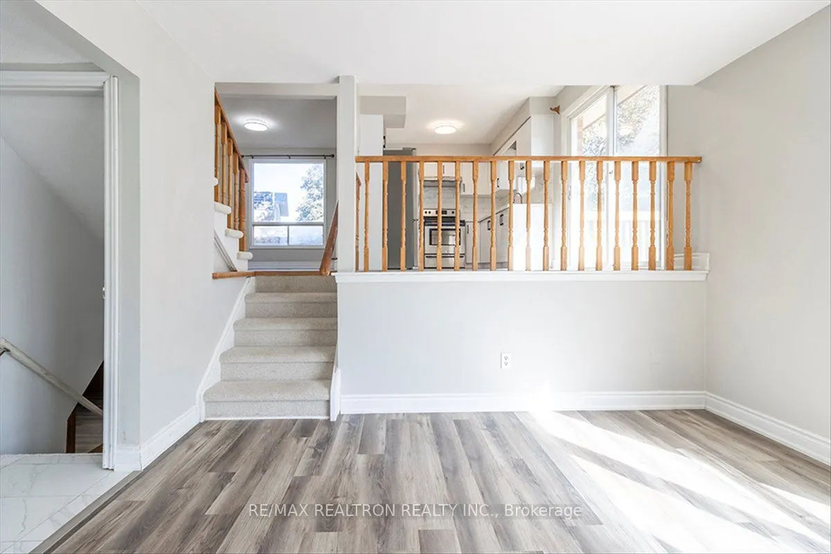 513 Labrador Drive
