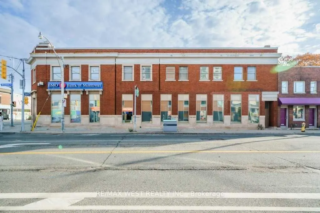 2083 Danforth Avenue #202
