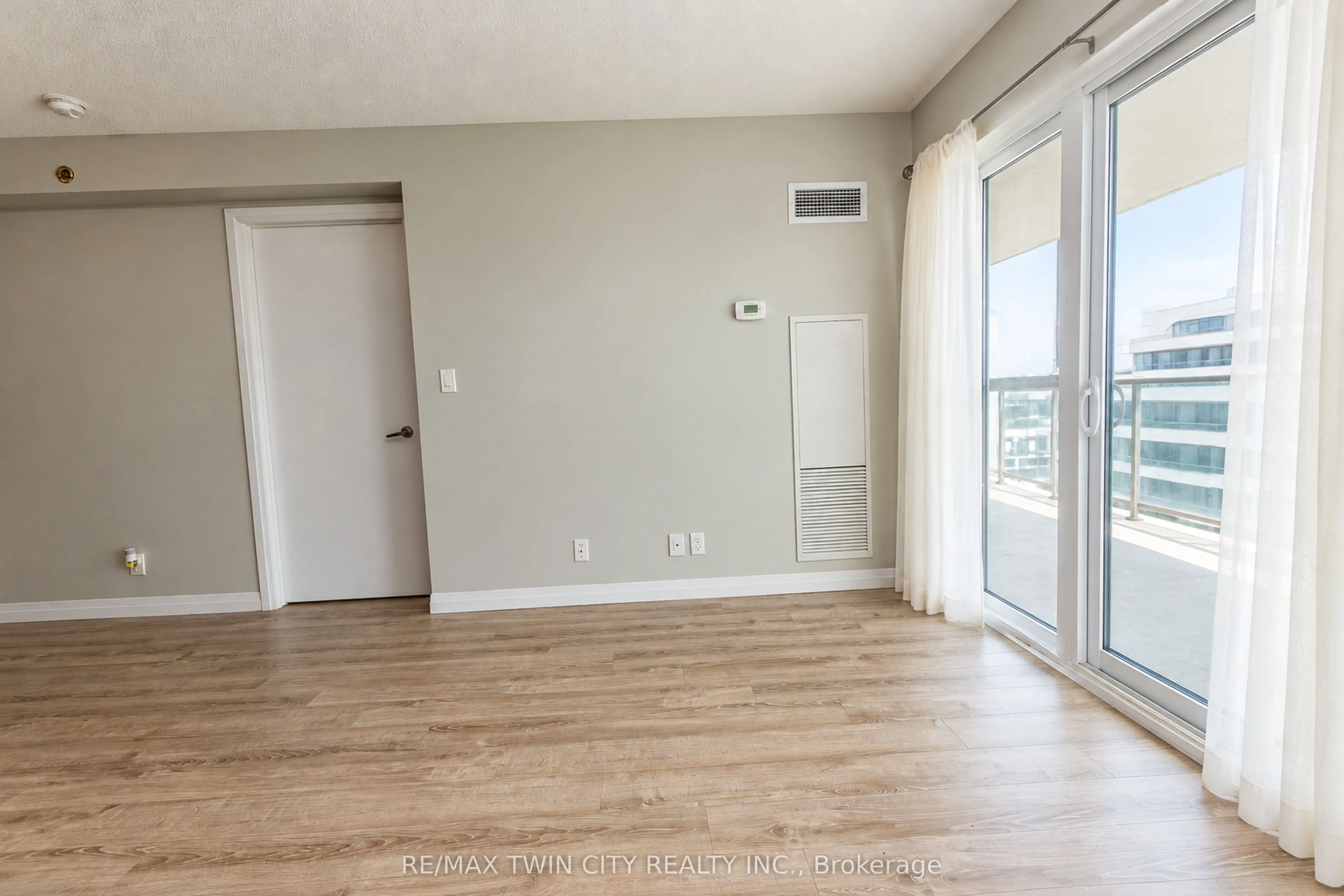 2152 Lawrence Avenue E #1206