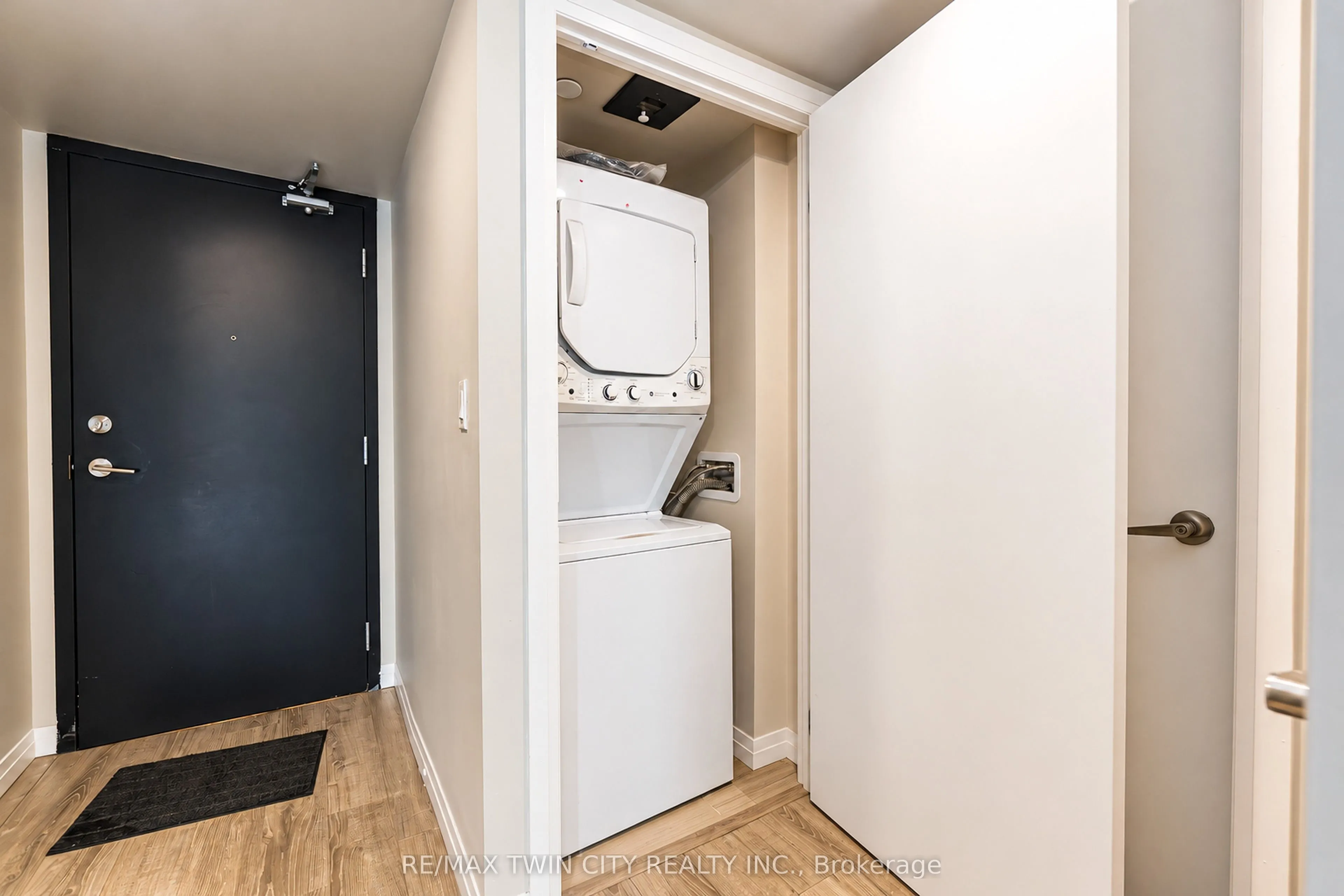 2152 Lawrence Avenue E #1206