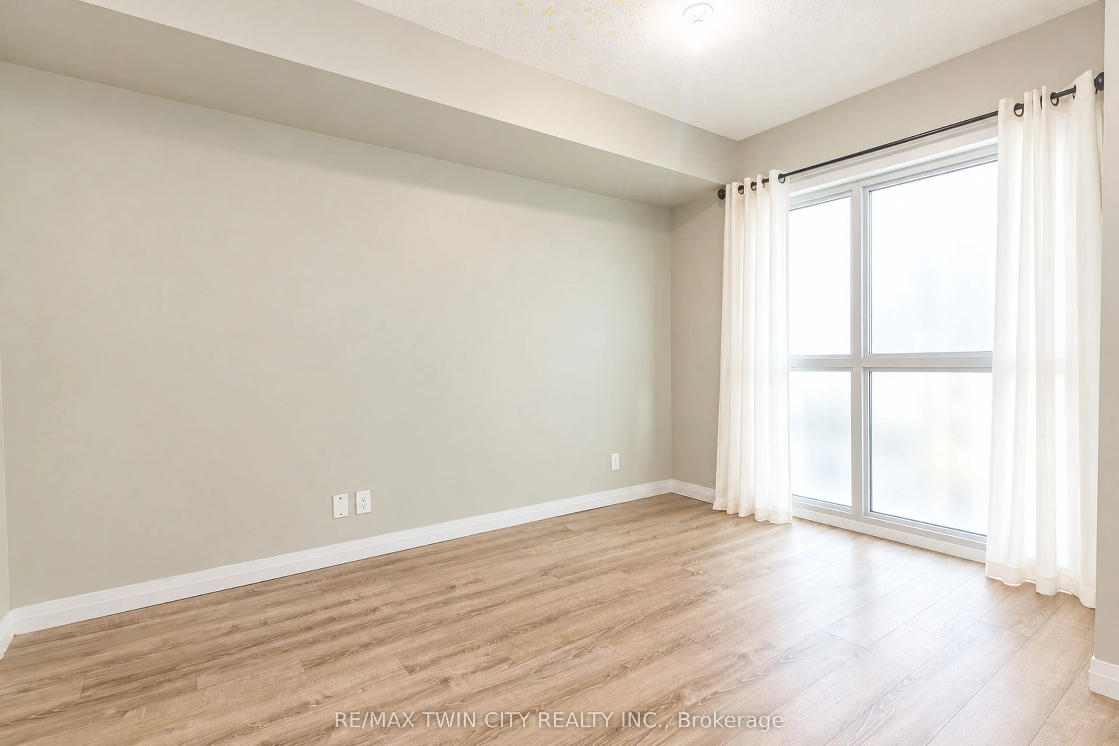 2152 Lawrence Avenue E #1206