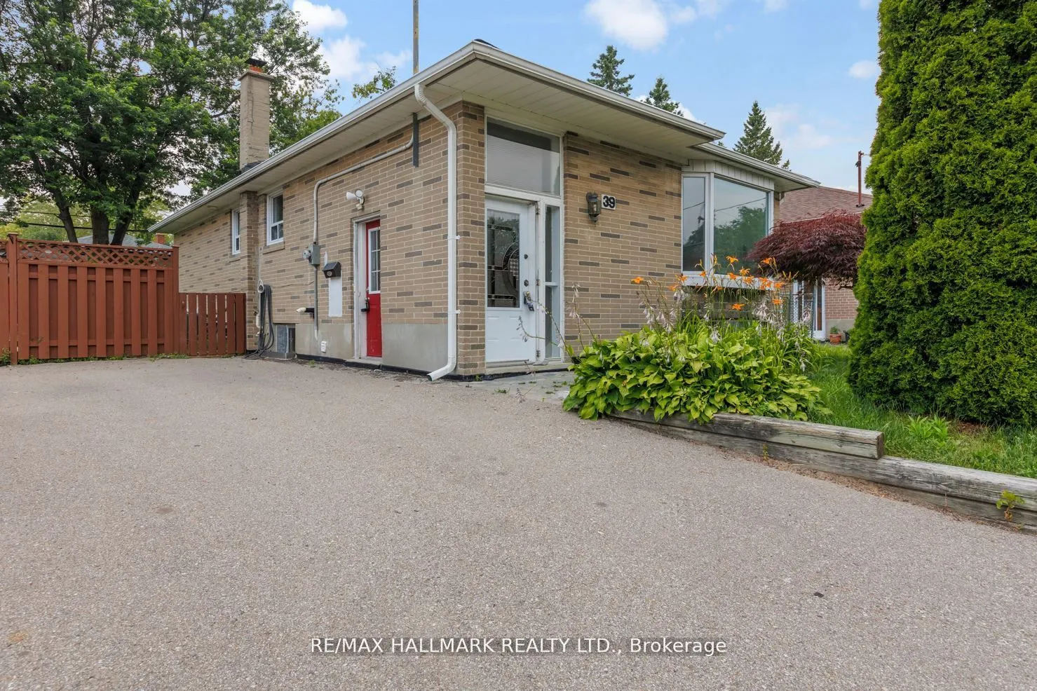 39 Stansbury Crescent #Upper