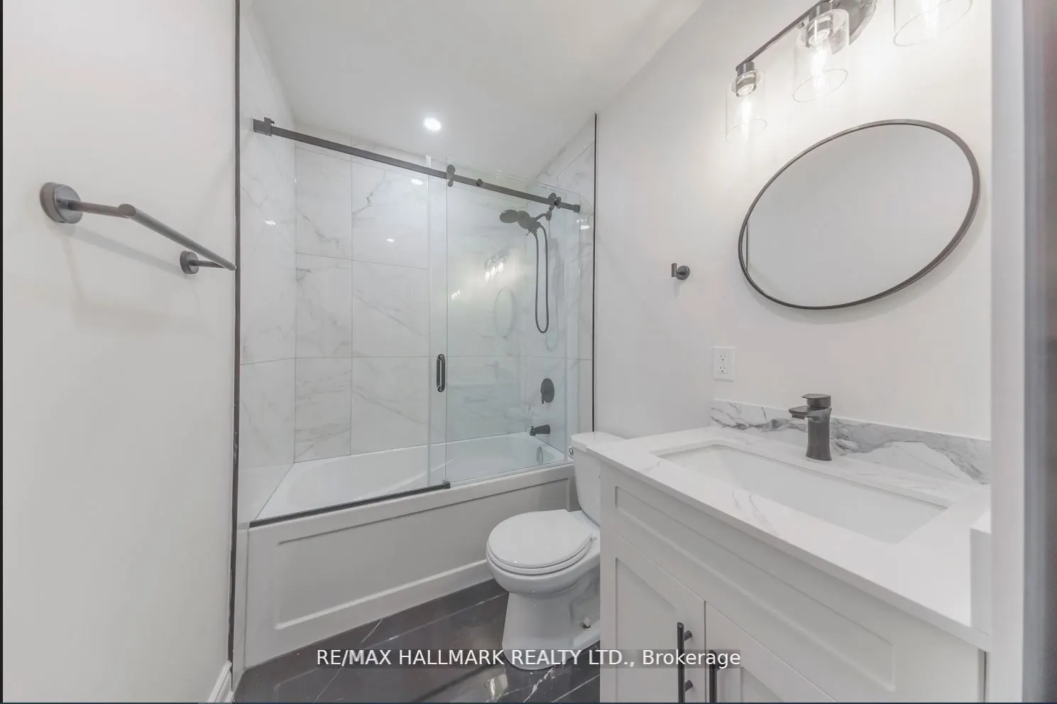 39 Stansbury Crescent #Upper