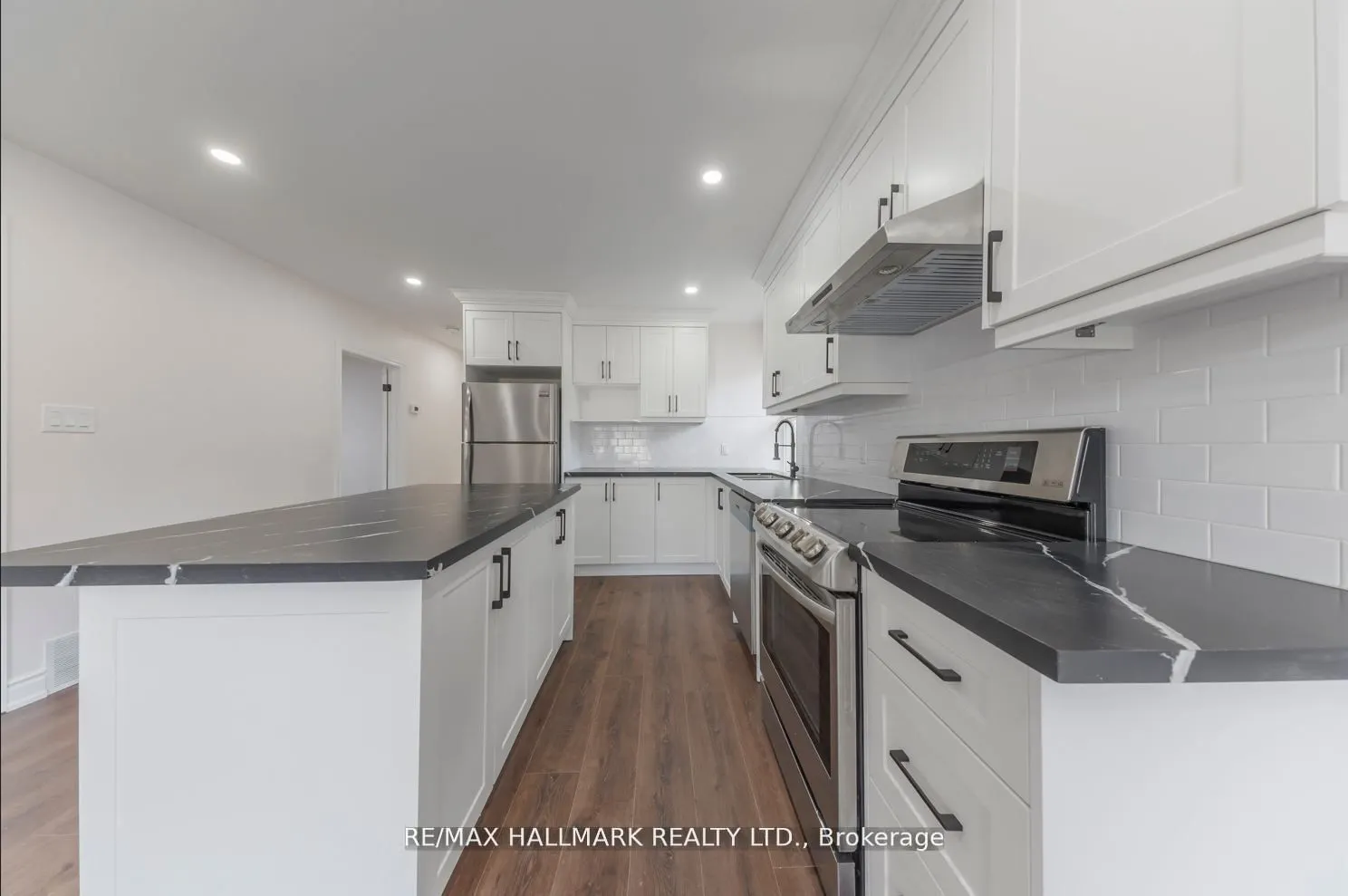 39 Stansbury Crescent #Upper