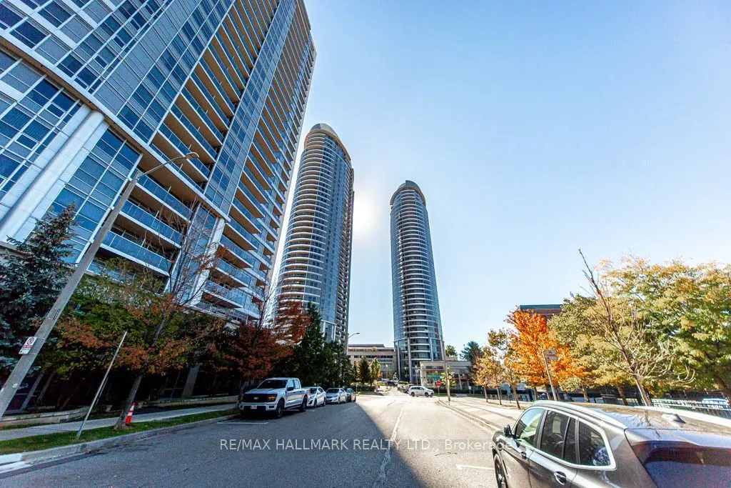 125 Village Green Square #2709