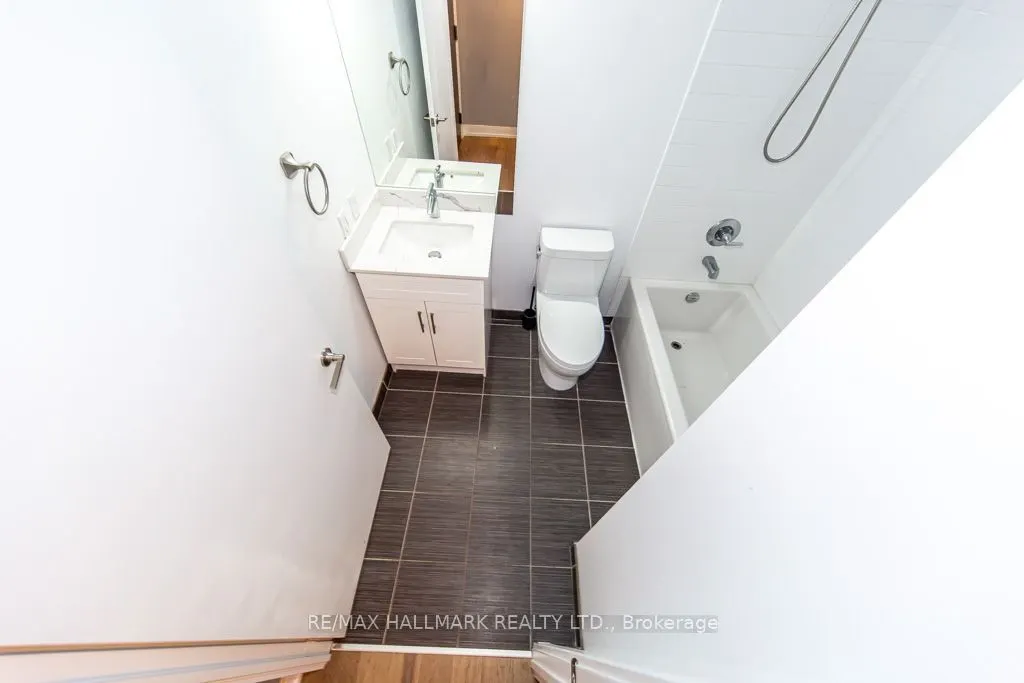 125 Village Green Square #2709