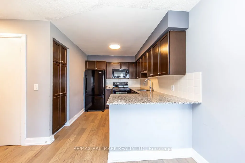 125 Village Green Square #2709