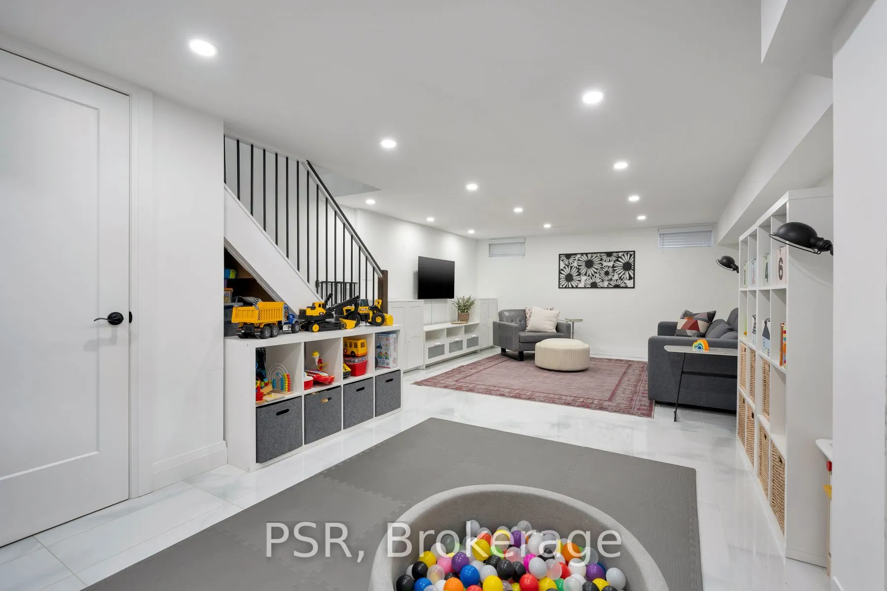 28 Livingston Road #83