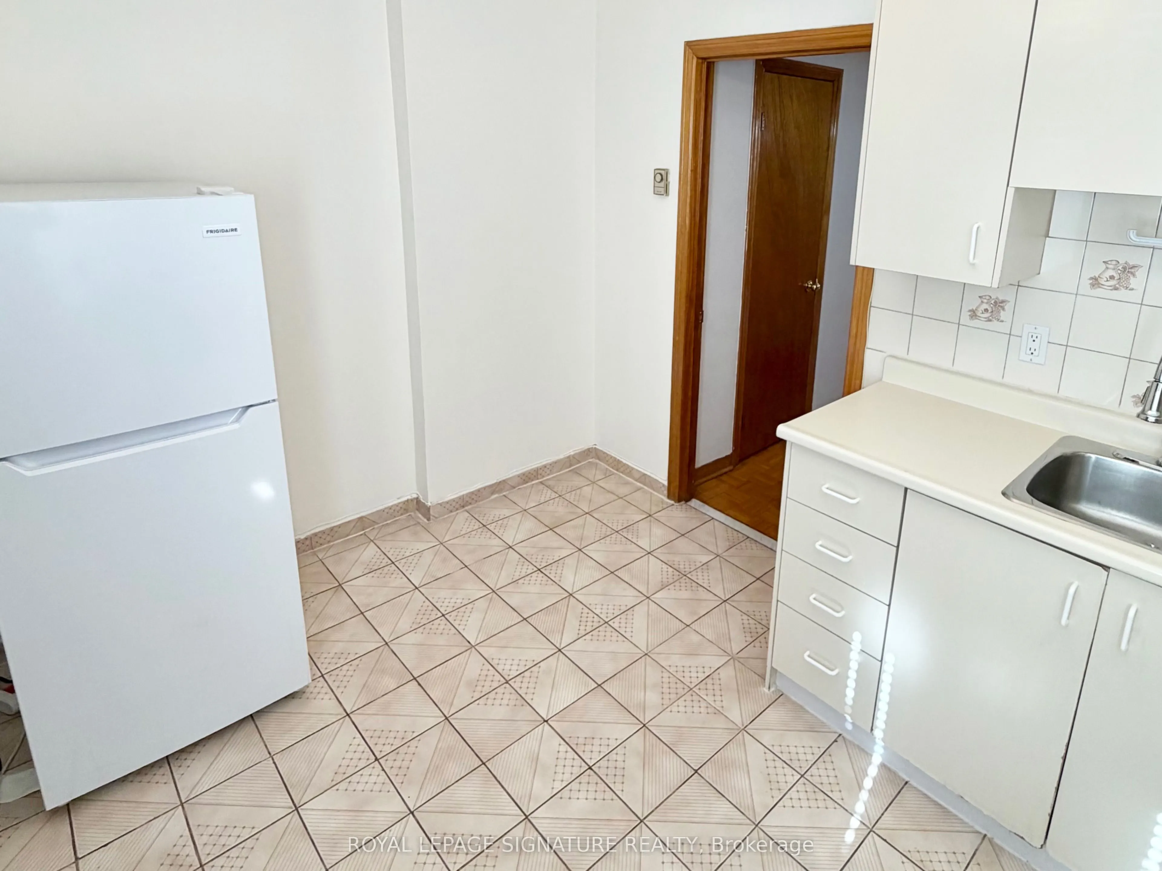 455 B Danforth Avenue #2nd Flr