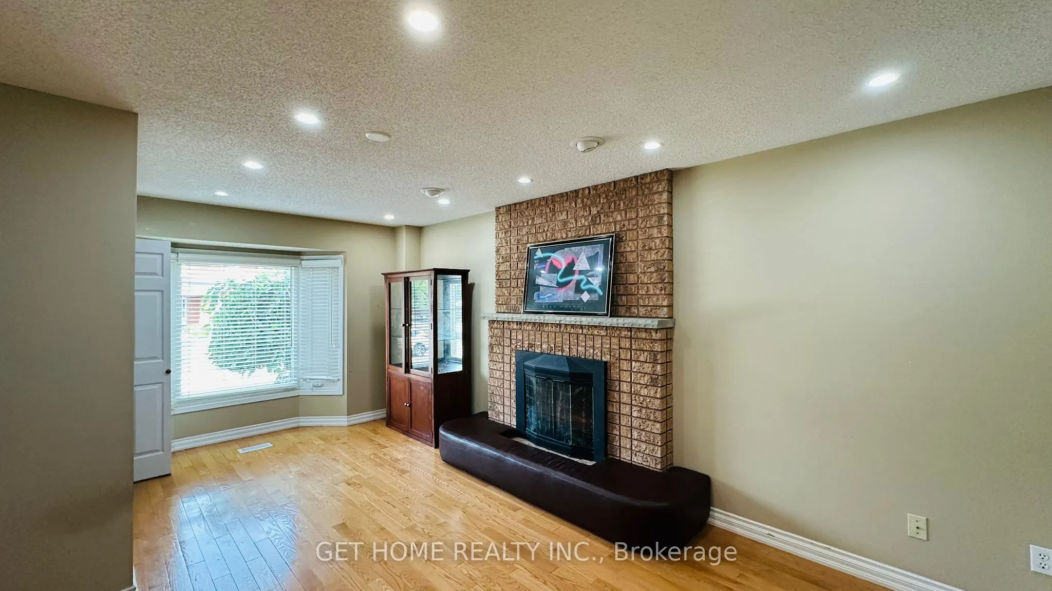 67 Eldridge Place #Main