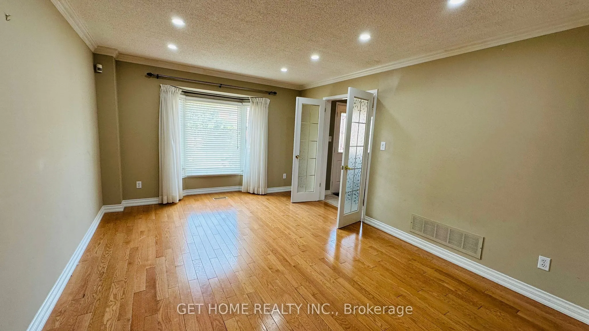 67 Eldridge Place #Main