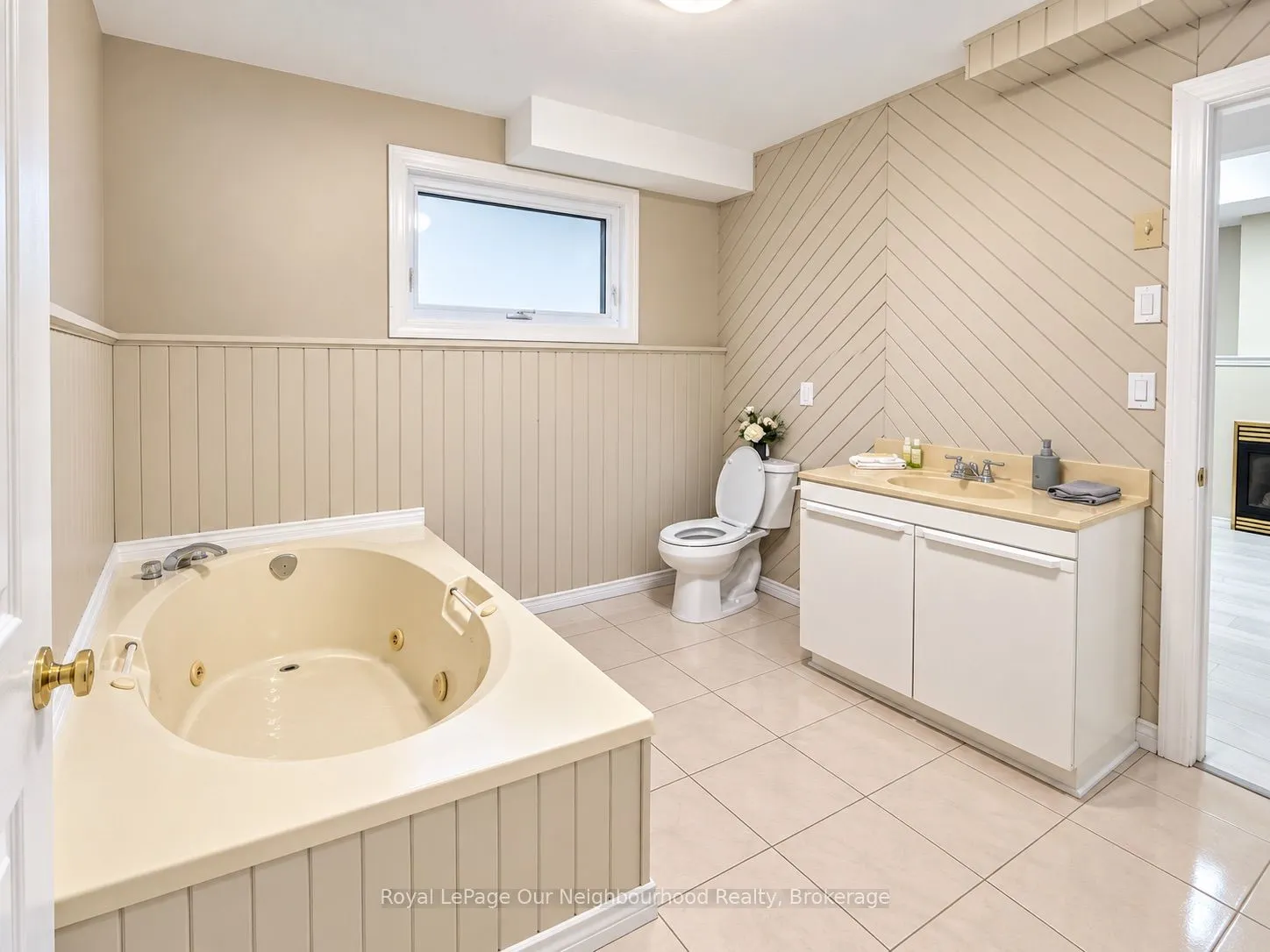 74 Centrefield Drive