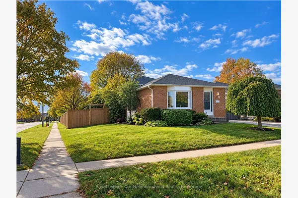 74 Centrefield Drive