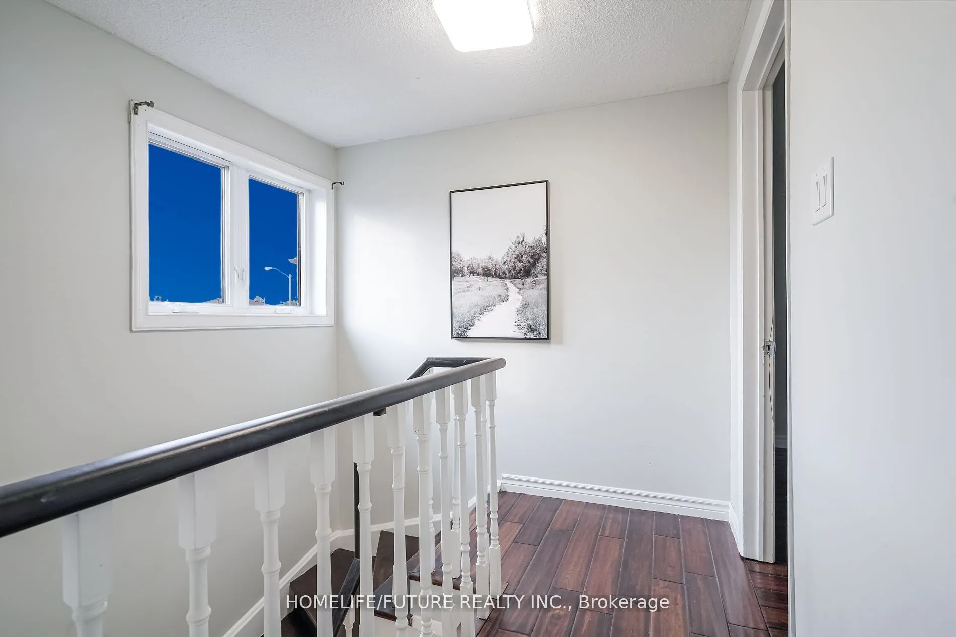 47 Carisbrooke Square #Main & 2nd Flr