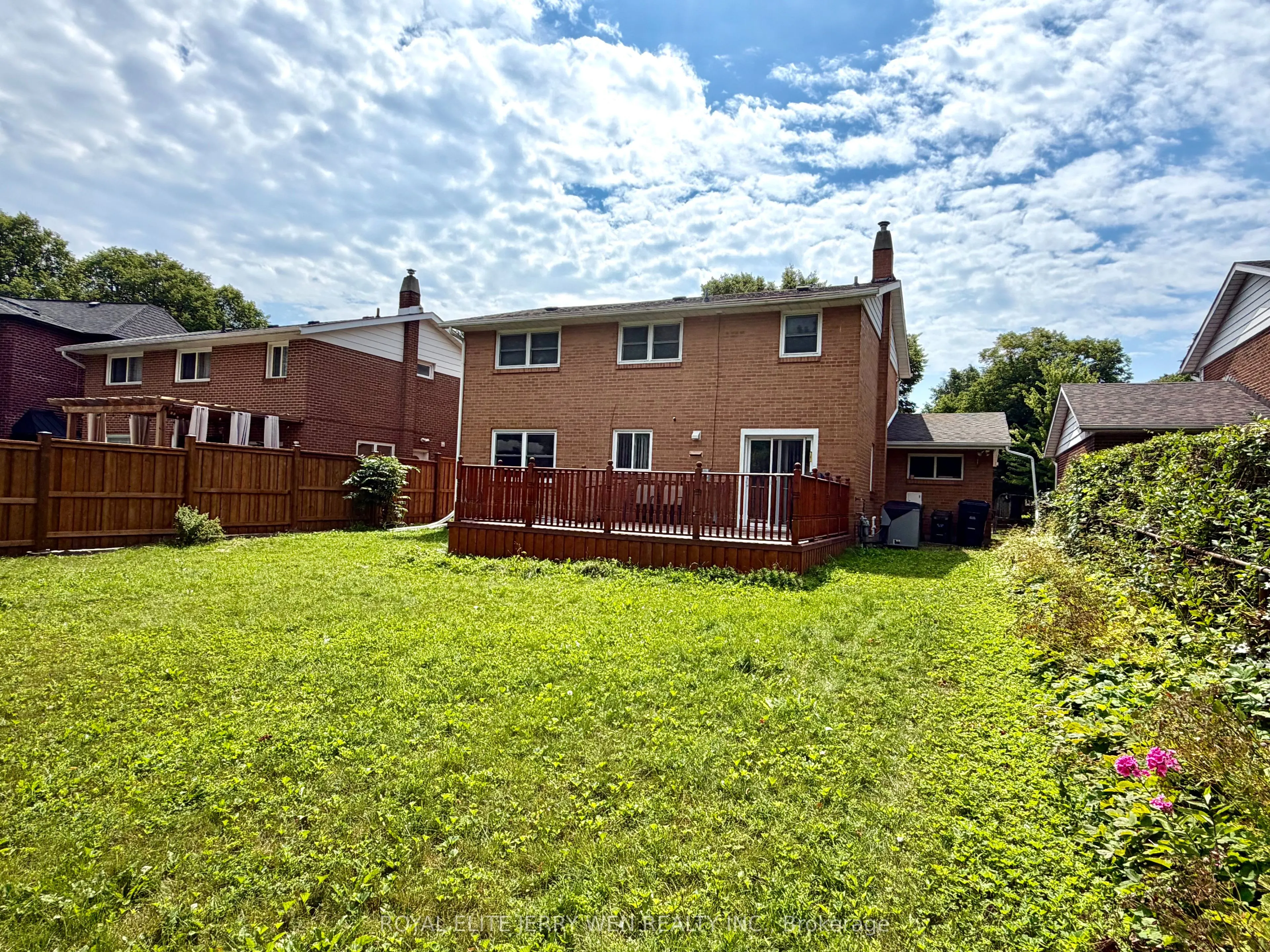 44 castledene Crescent