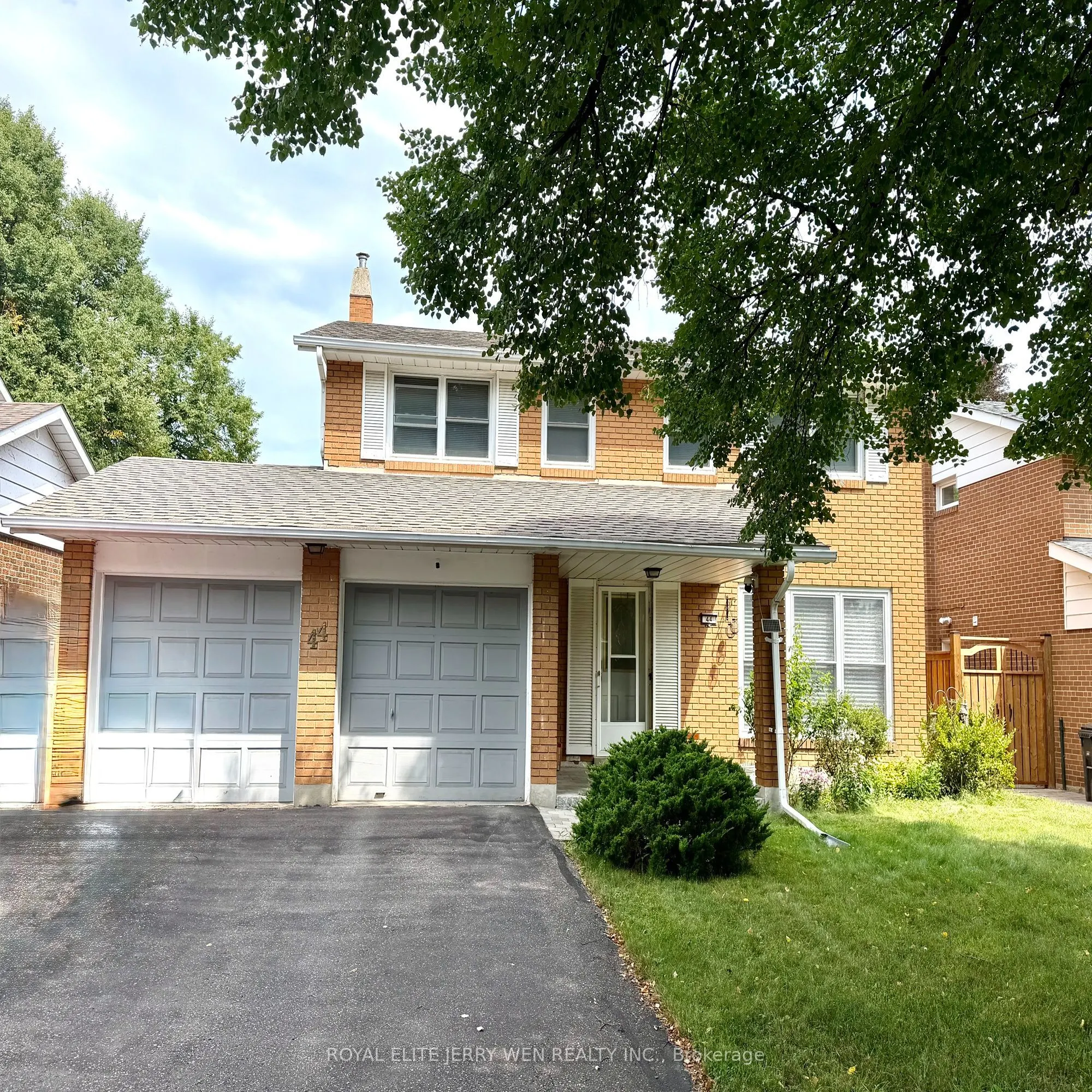 44 castledene Crescent