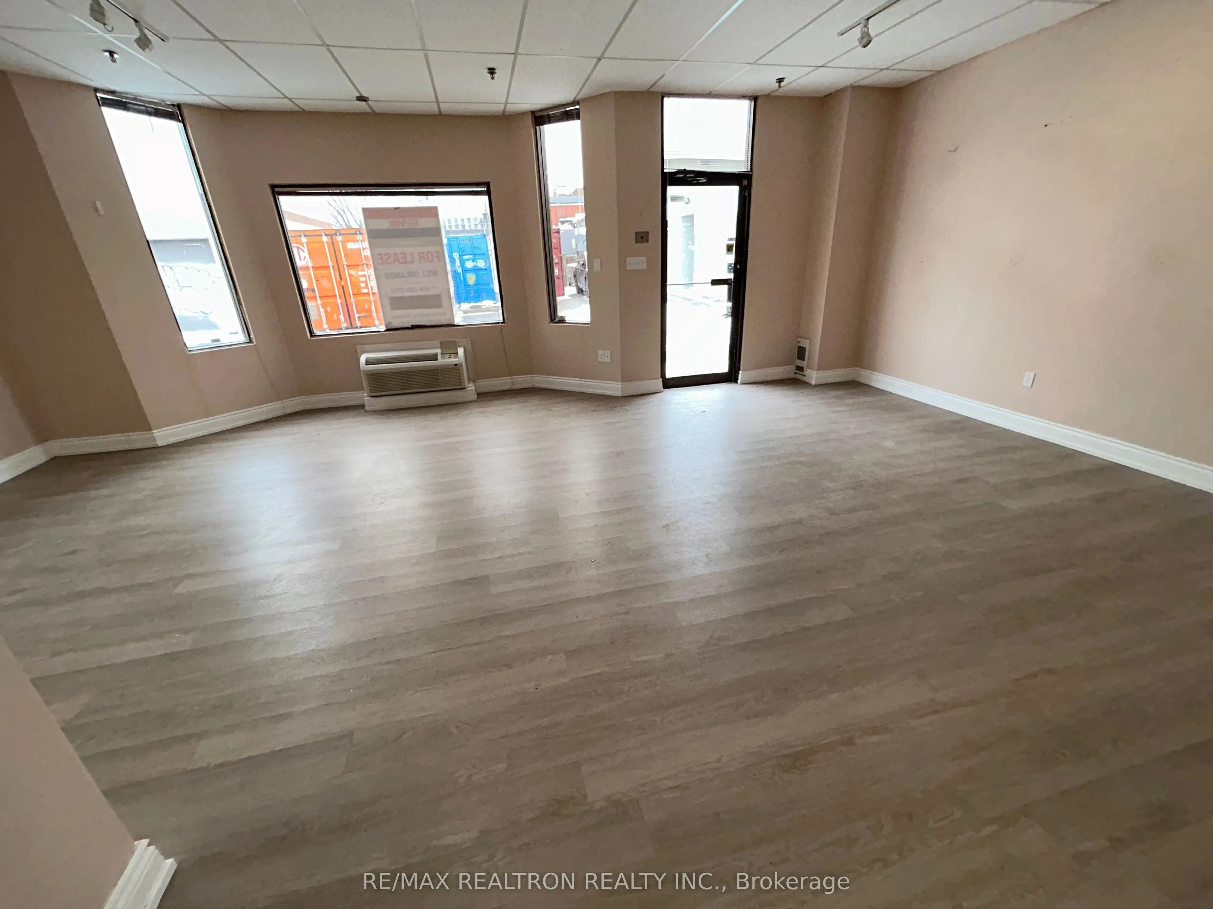 153 Brock Street N #6