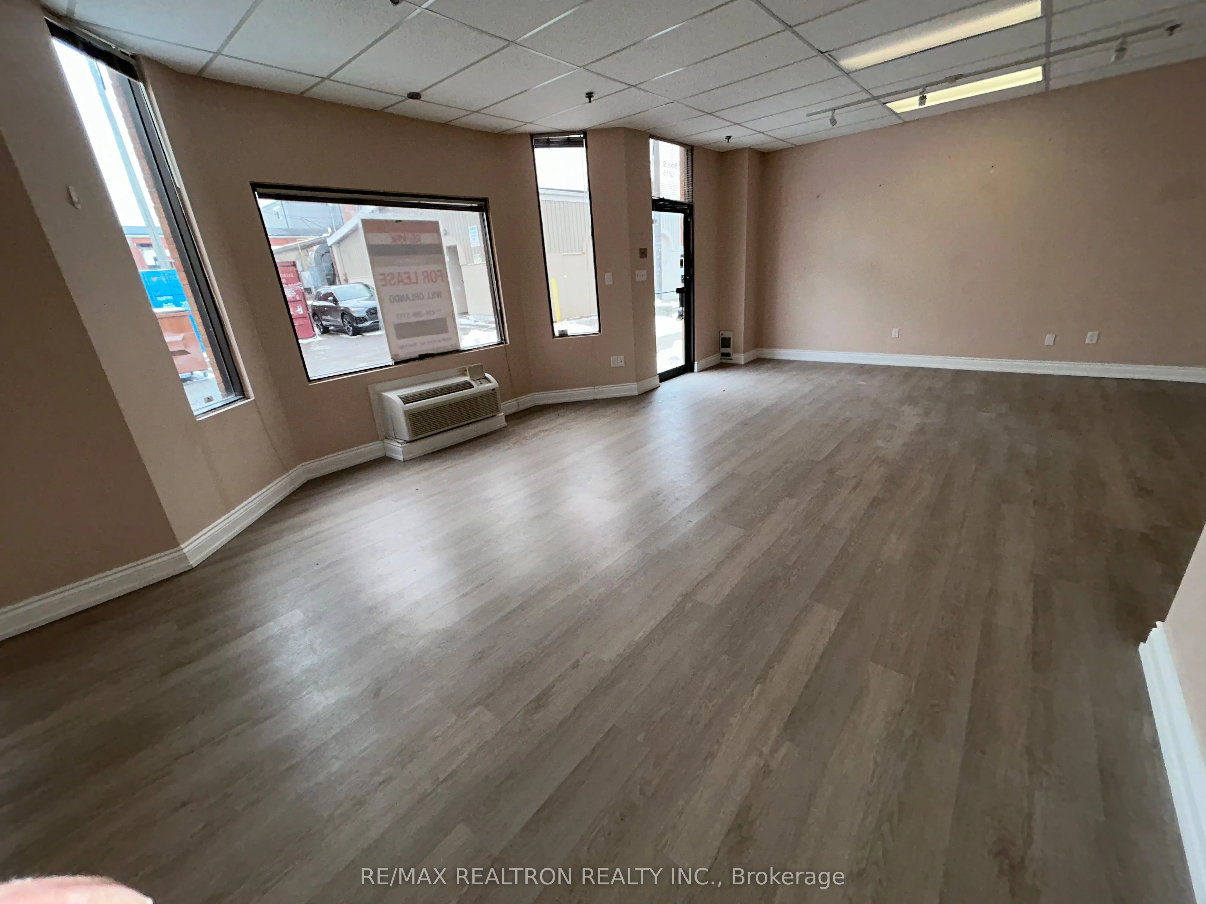 153 Brock Street N #6