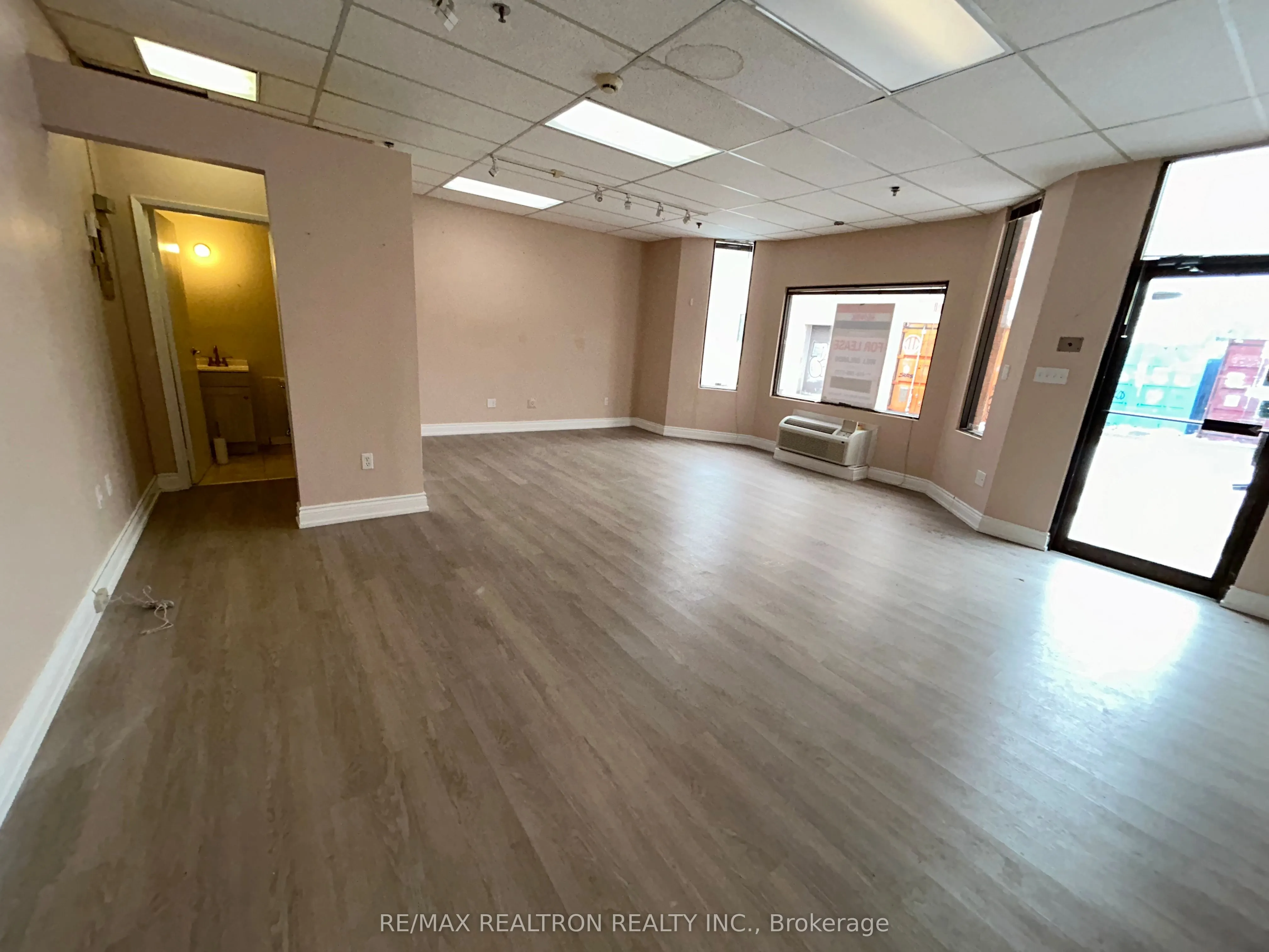 153 Brock Street N #6