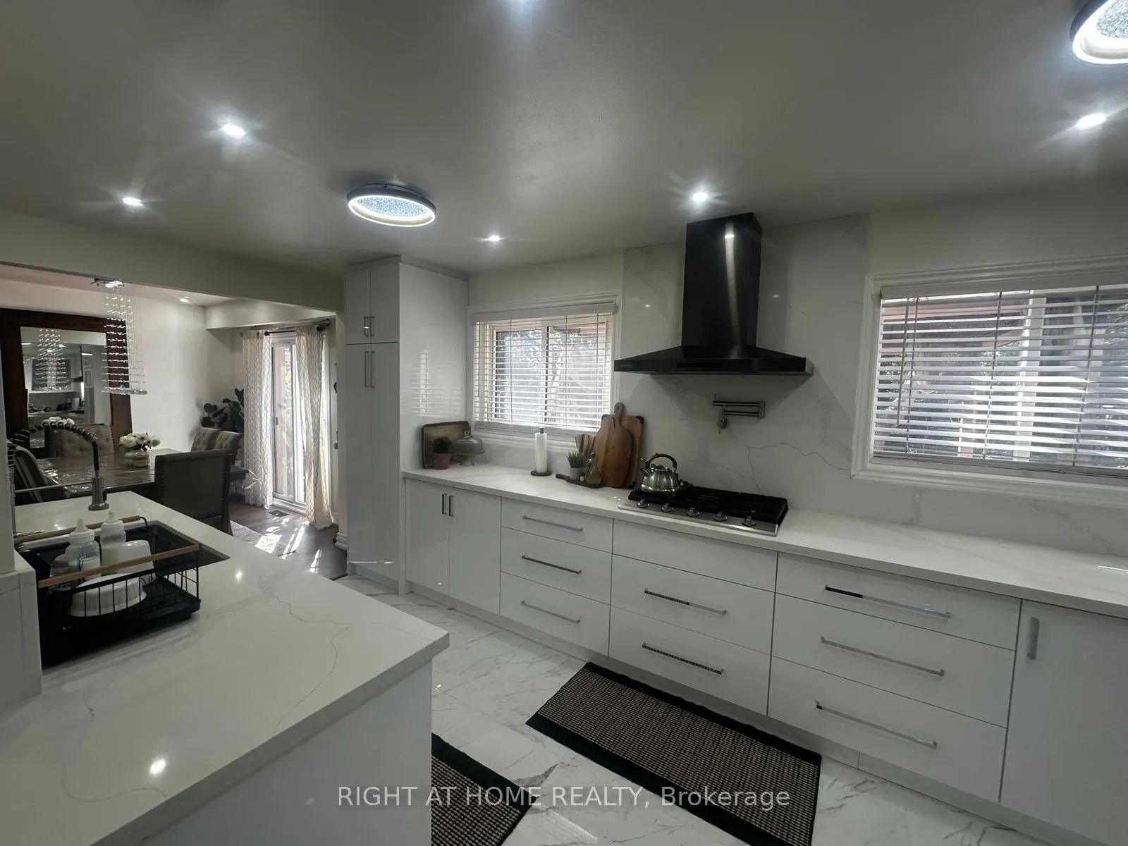 71 Sandrift Square