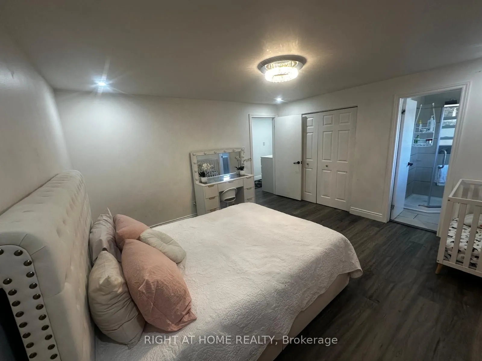 71 Sandrift Square