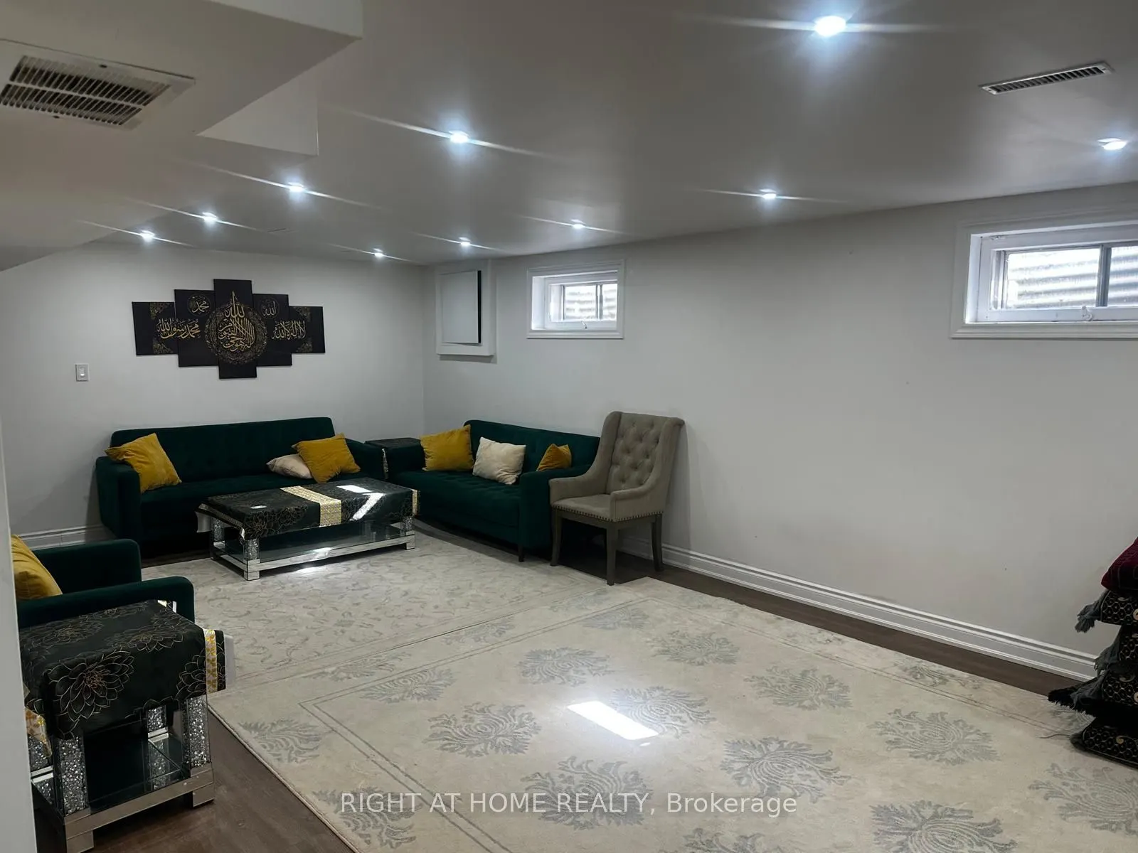 71 Sandrift Square