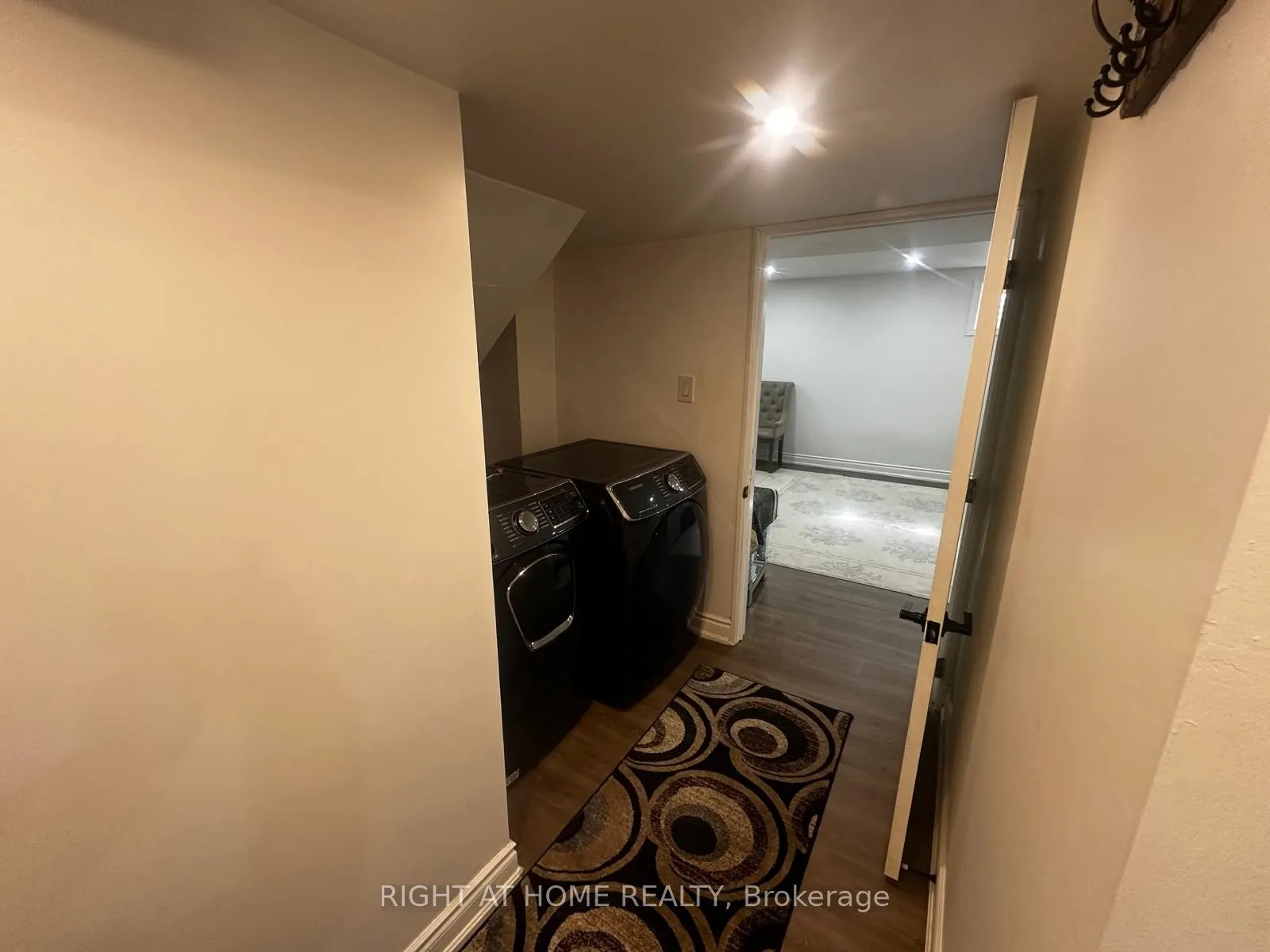 71 Sandrift Square