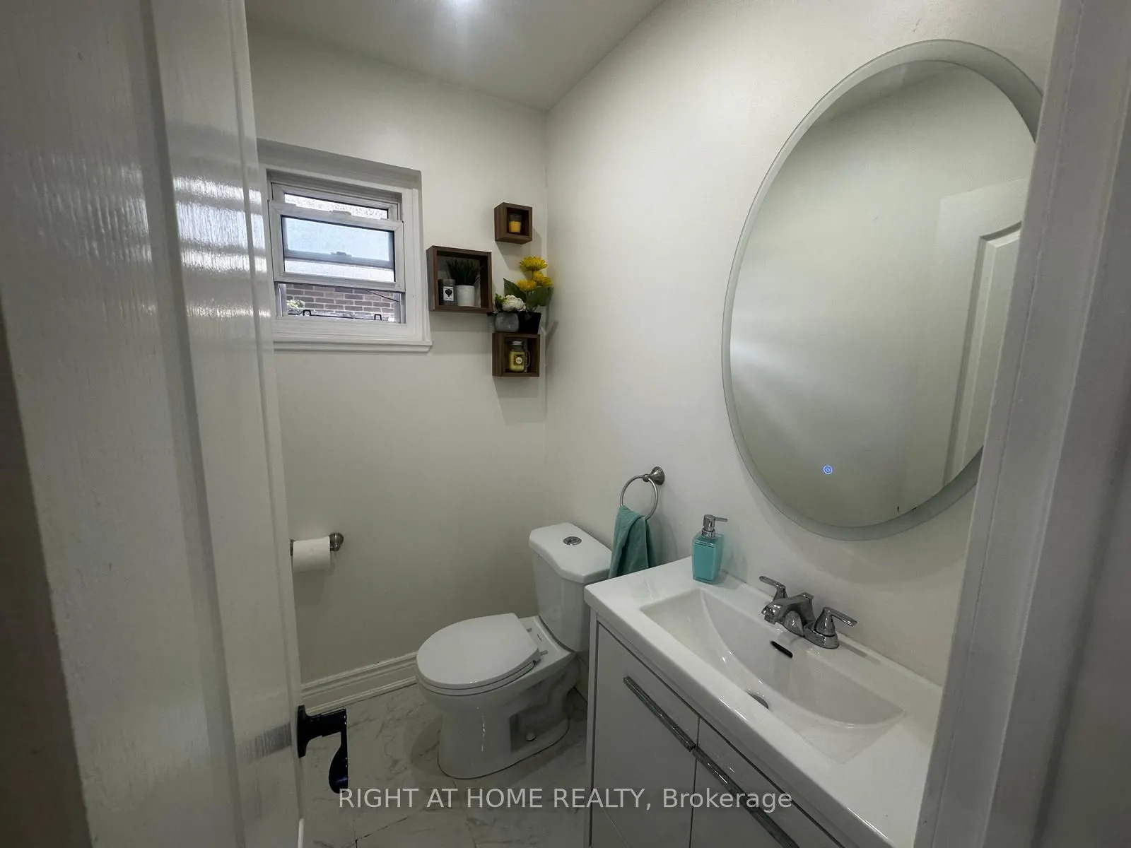 71 Sandrift Square