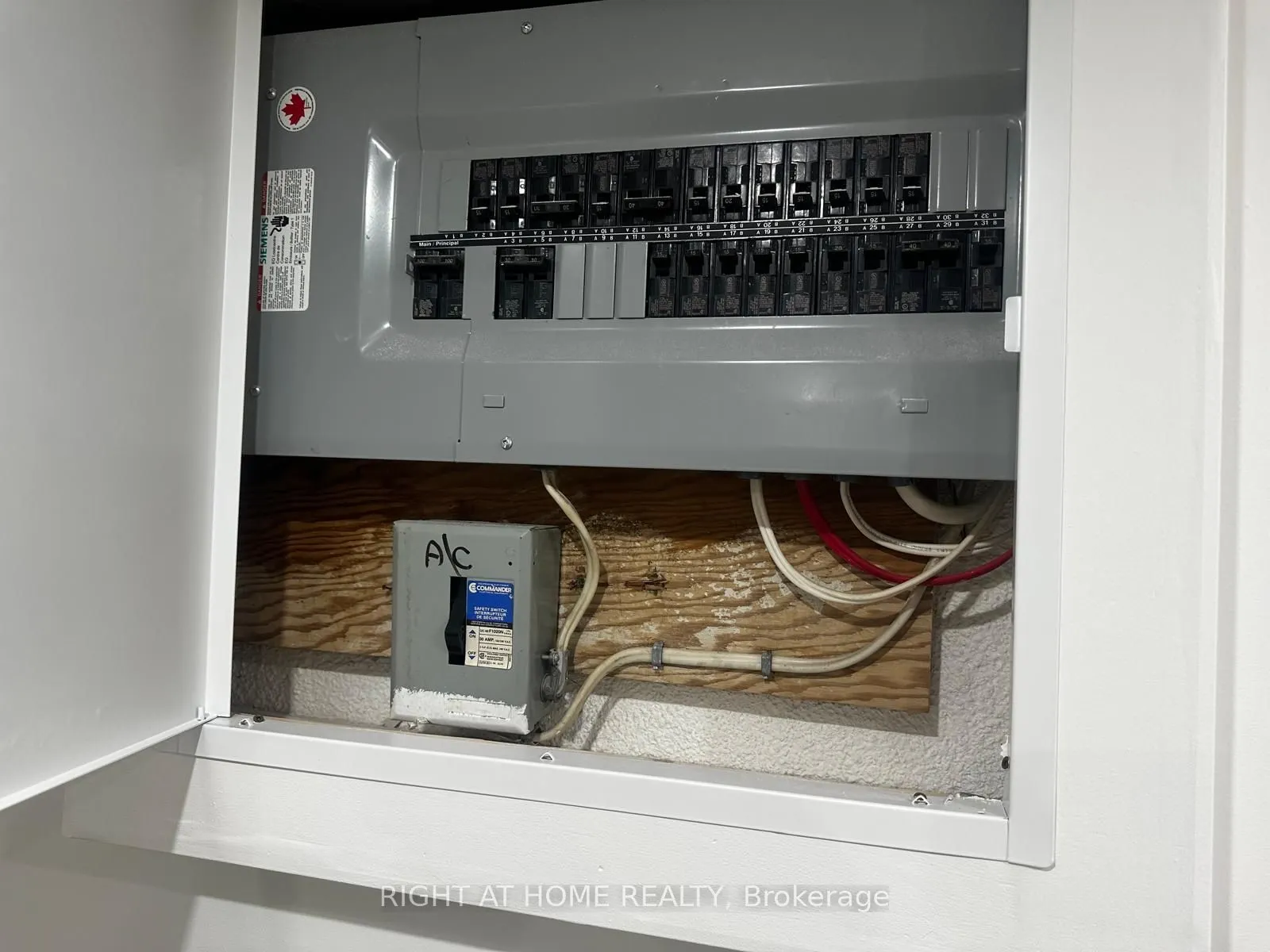 71 Sandrift Square