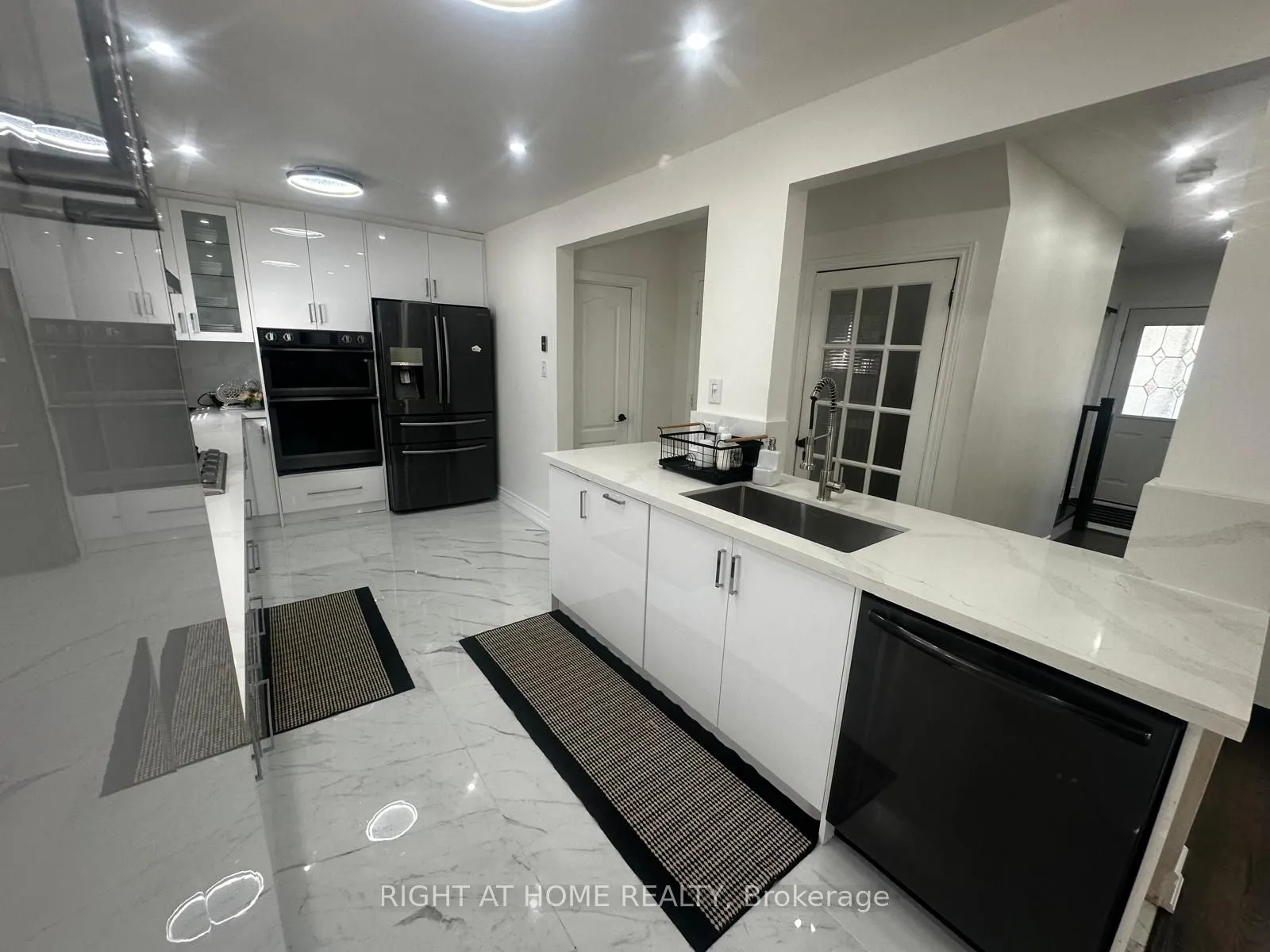 71 Sandrift Square