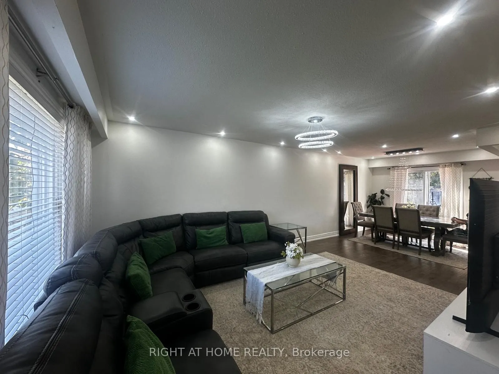 71 Sandrift Square
