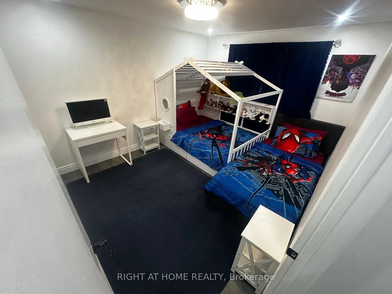71 Sandrift Square