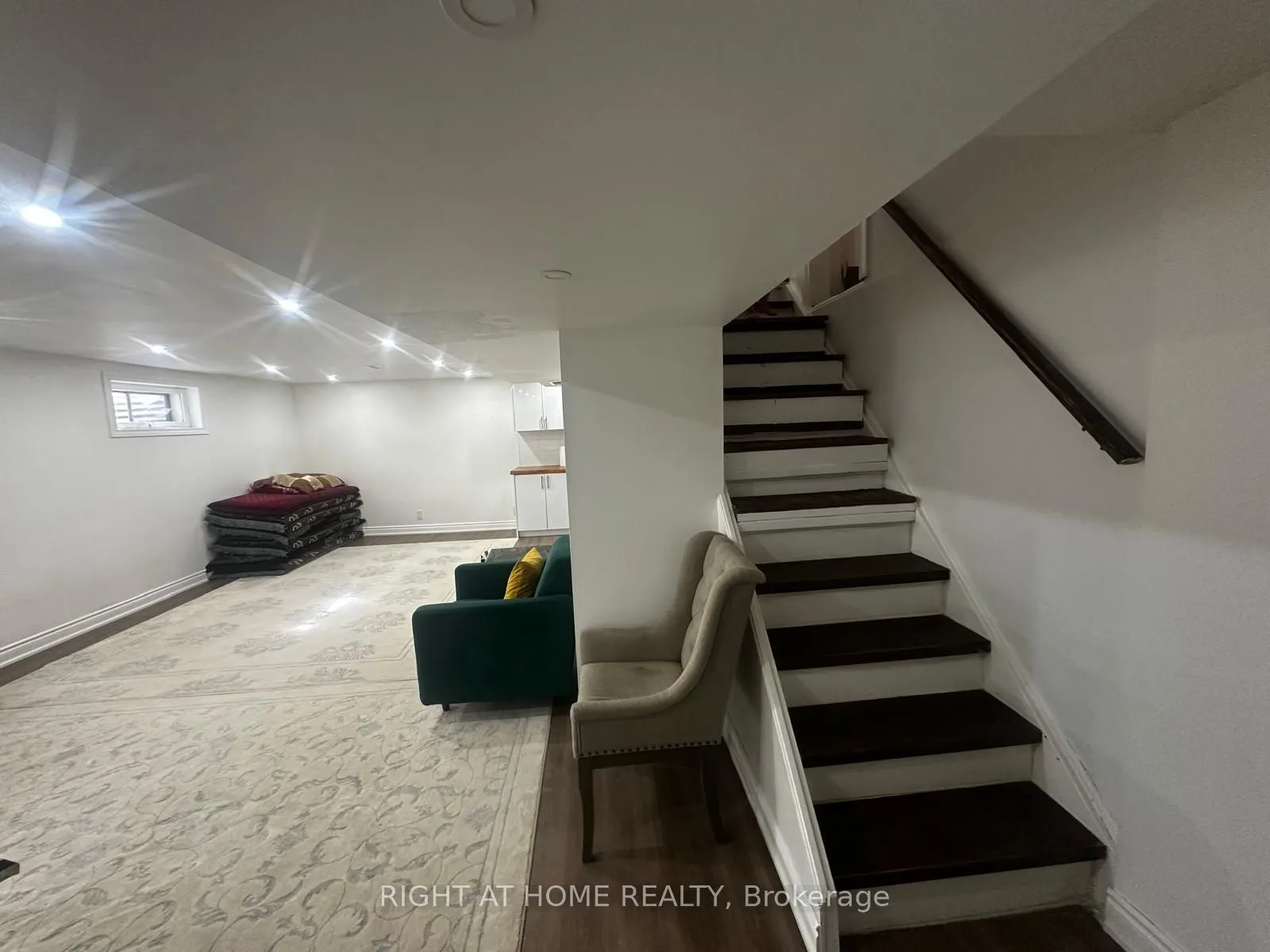 71 Sandrift Square