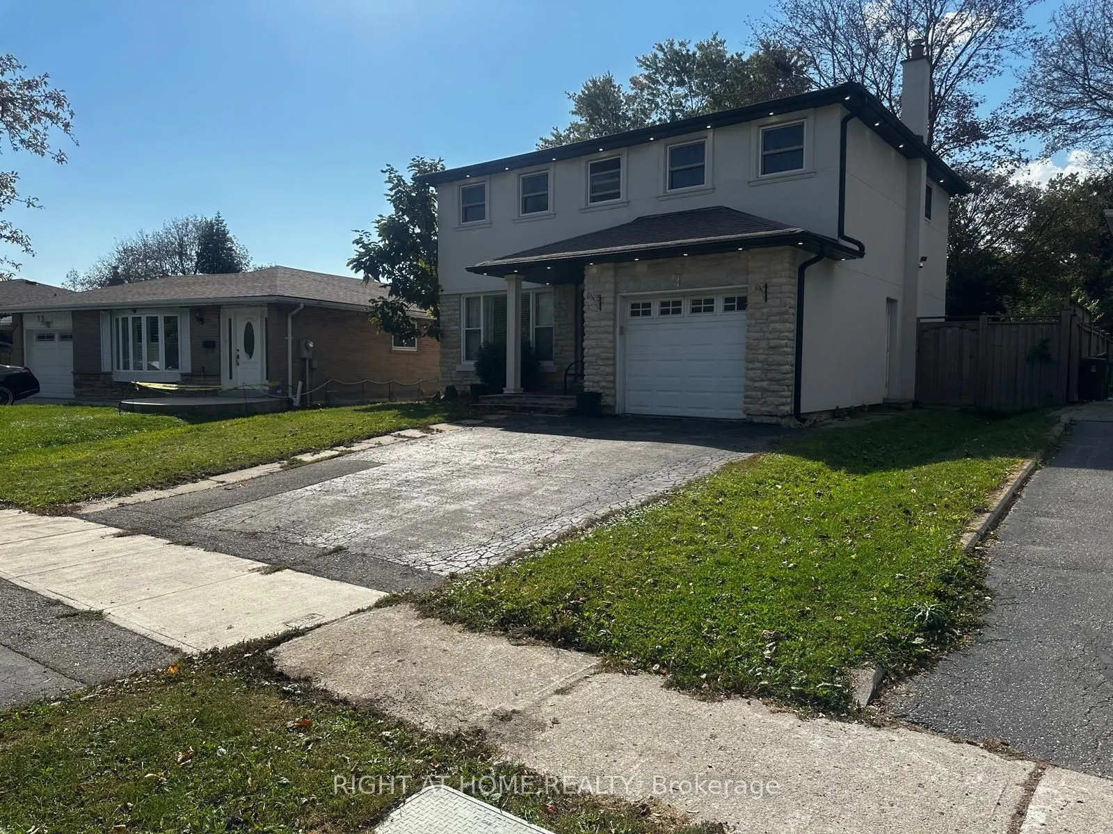 71 Sandrift Square