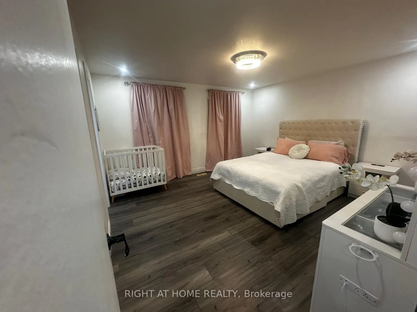 71 Sandrift Square