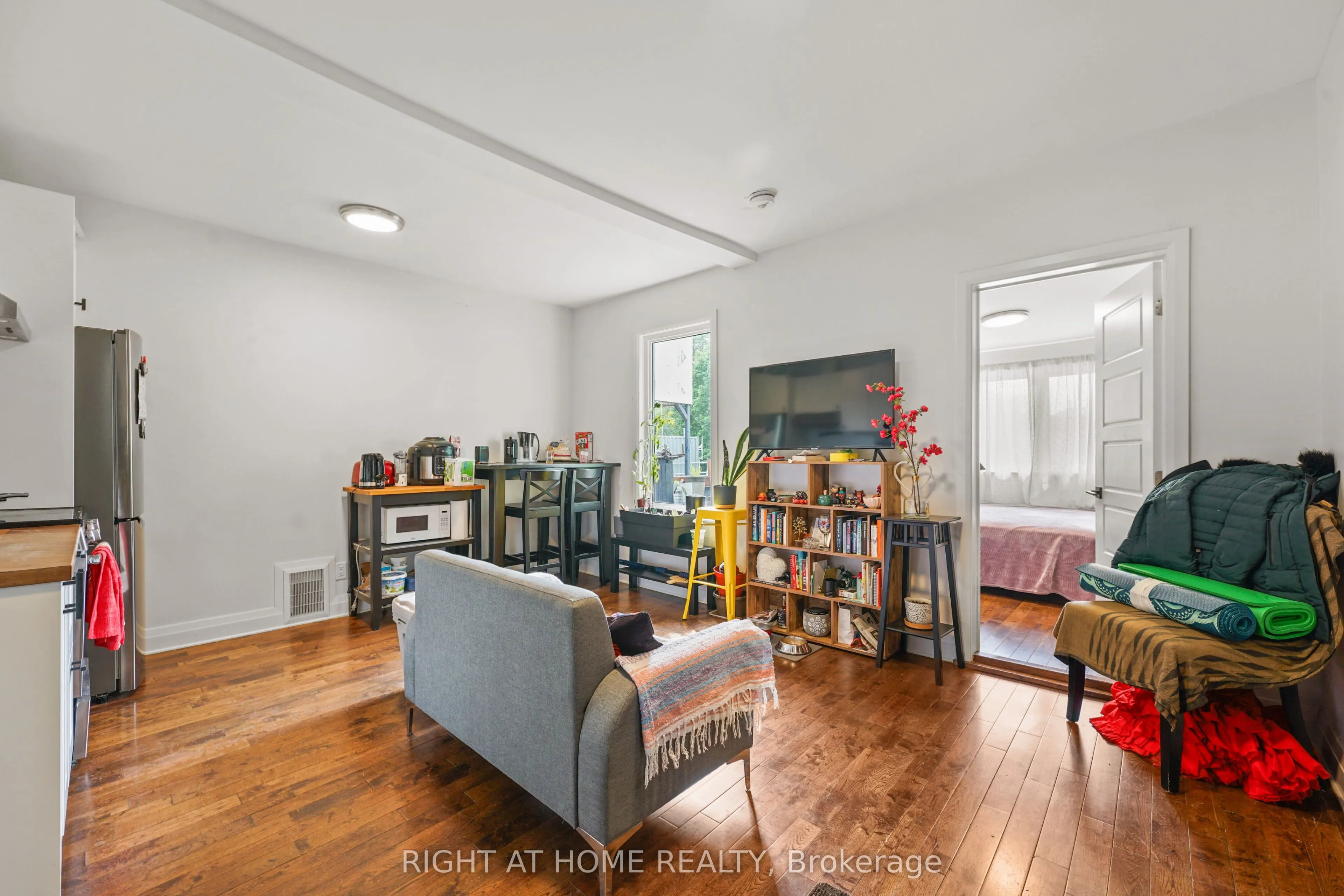 2207 Queen Street E #2