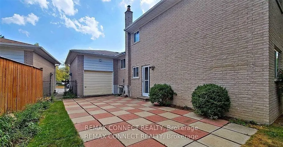 24 Lalton Place