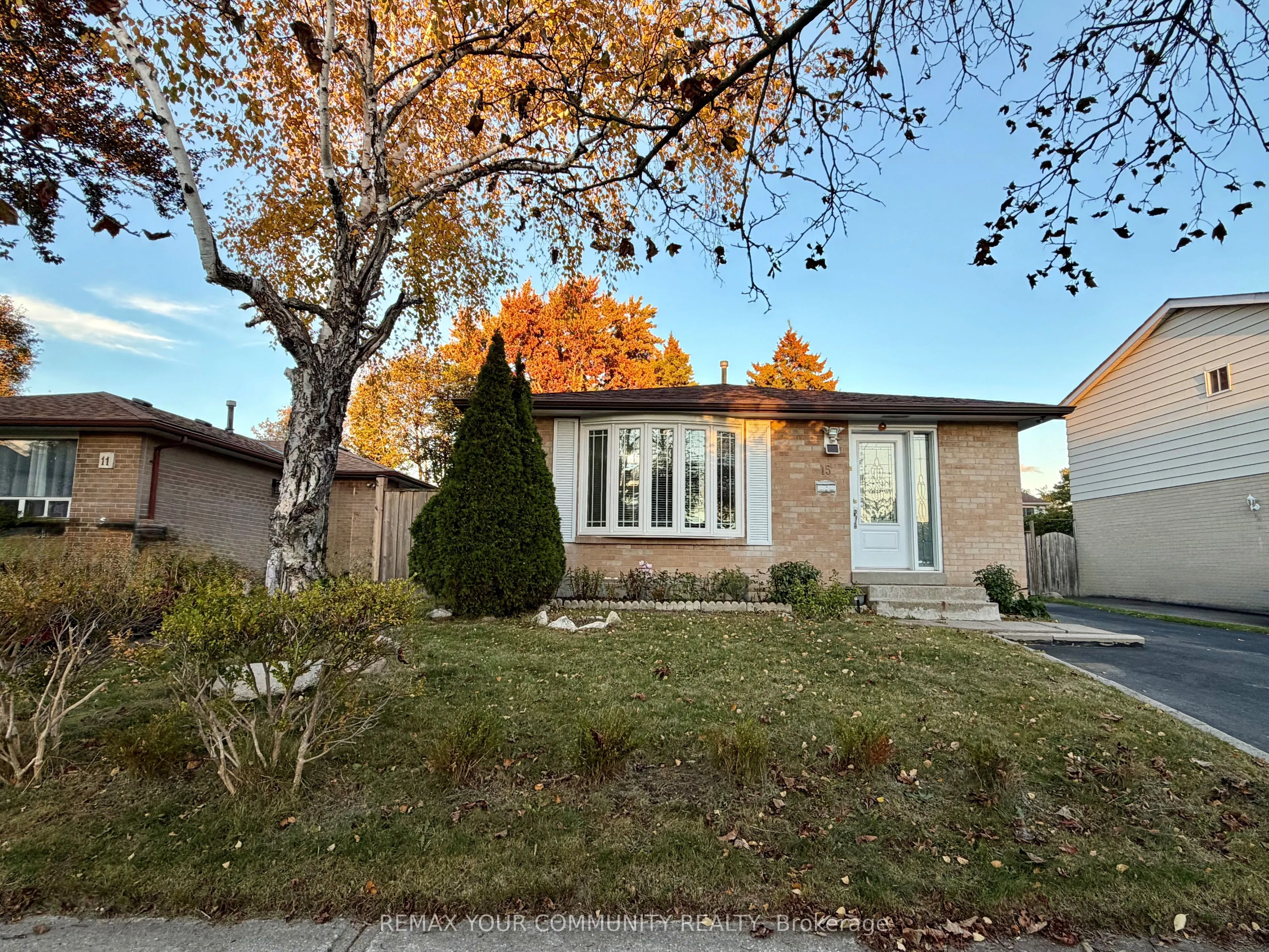 15 Hutcherson Square