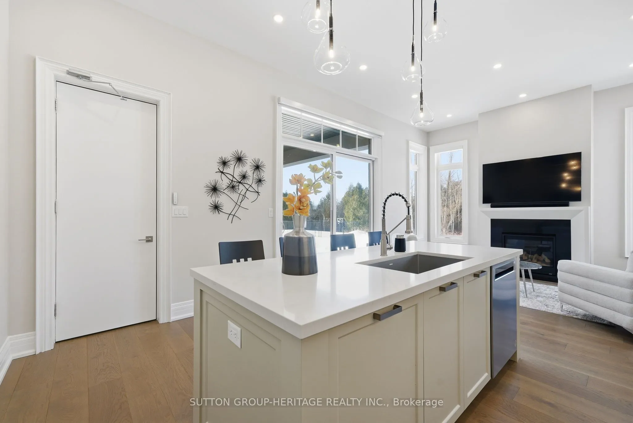18 Dexshire Drive