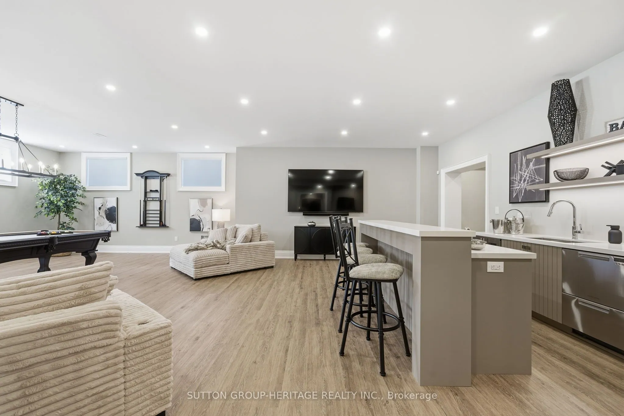 18 Dexshire Drive