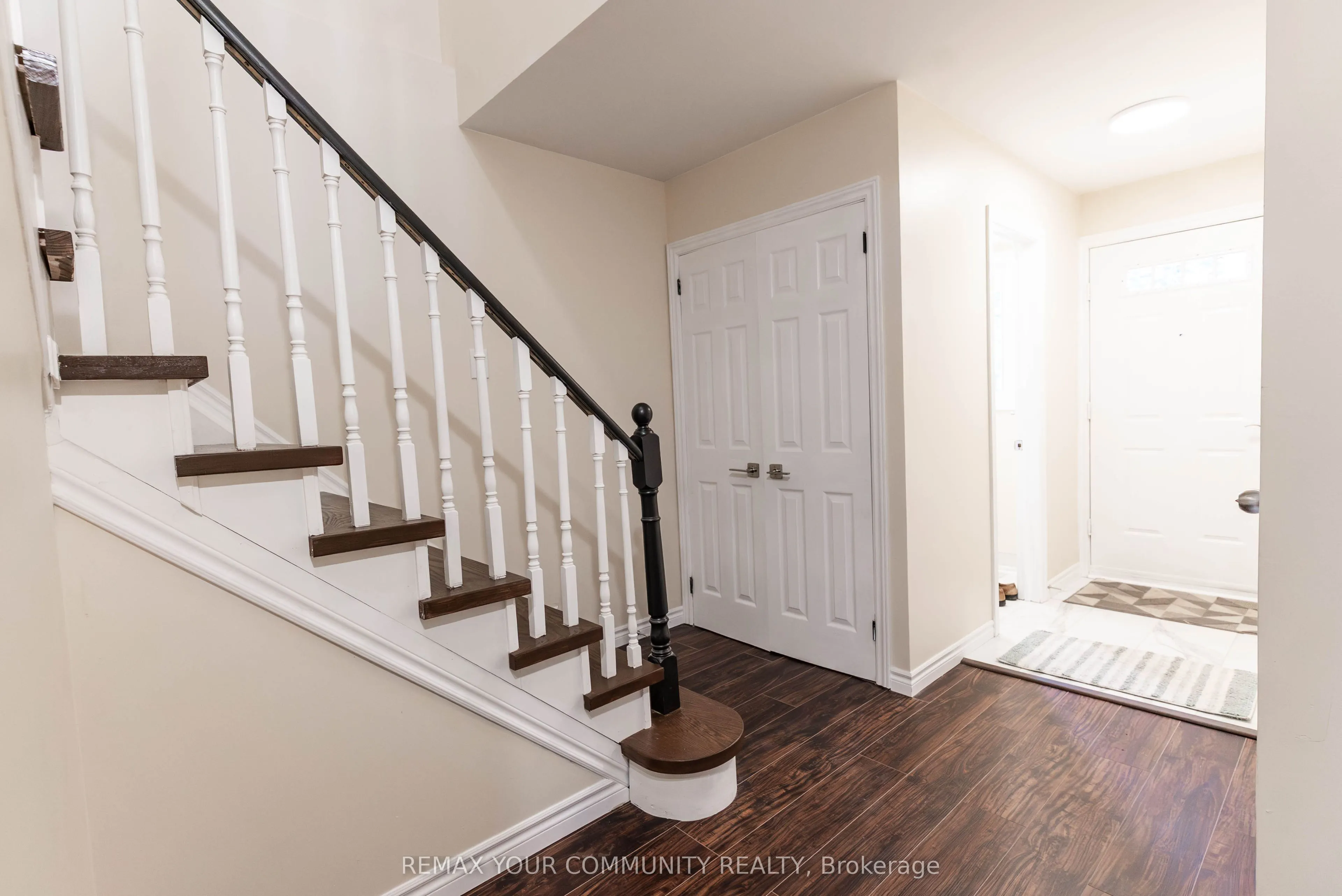 1553 Norwill Crescent