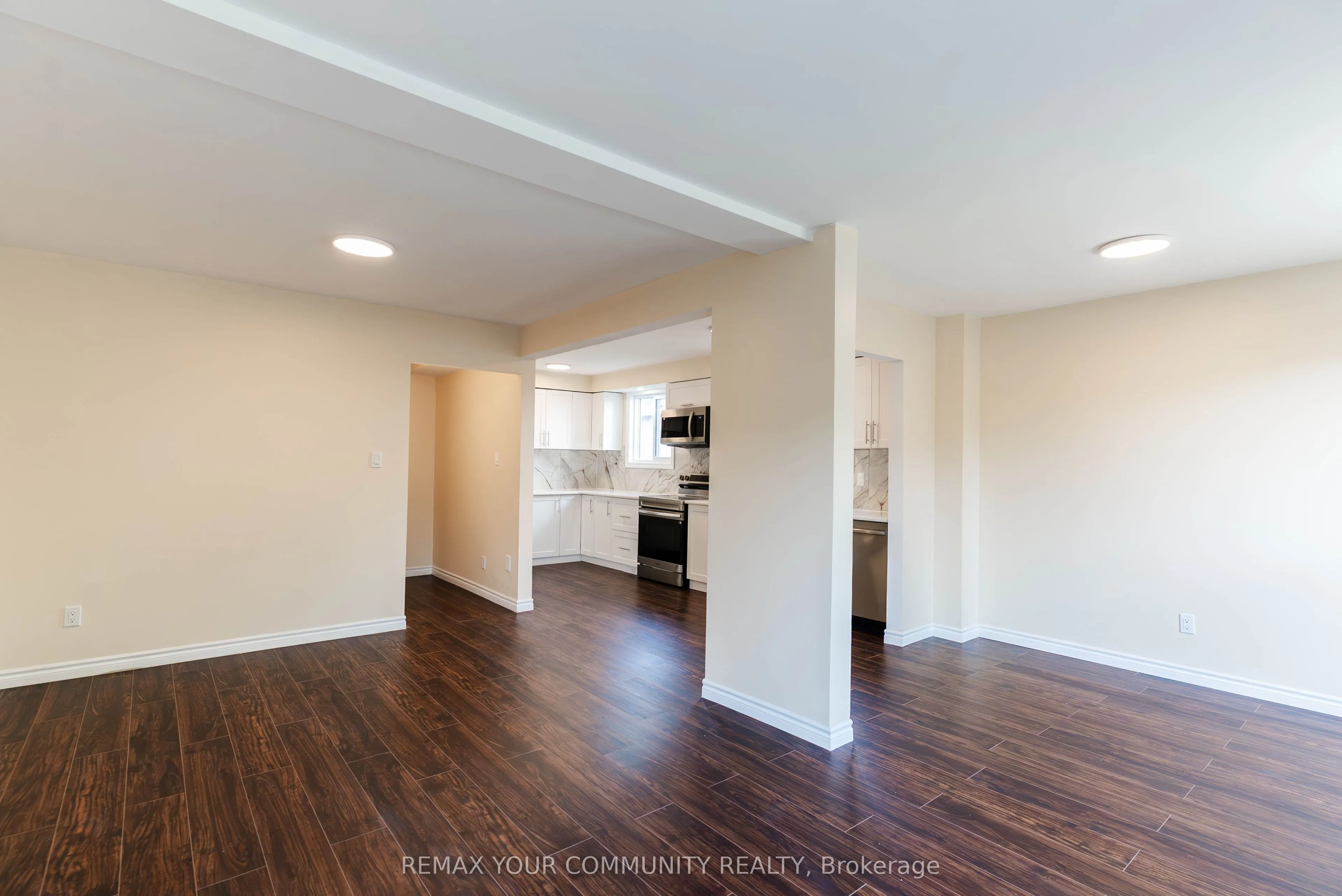 1553 Norwill Crescent