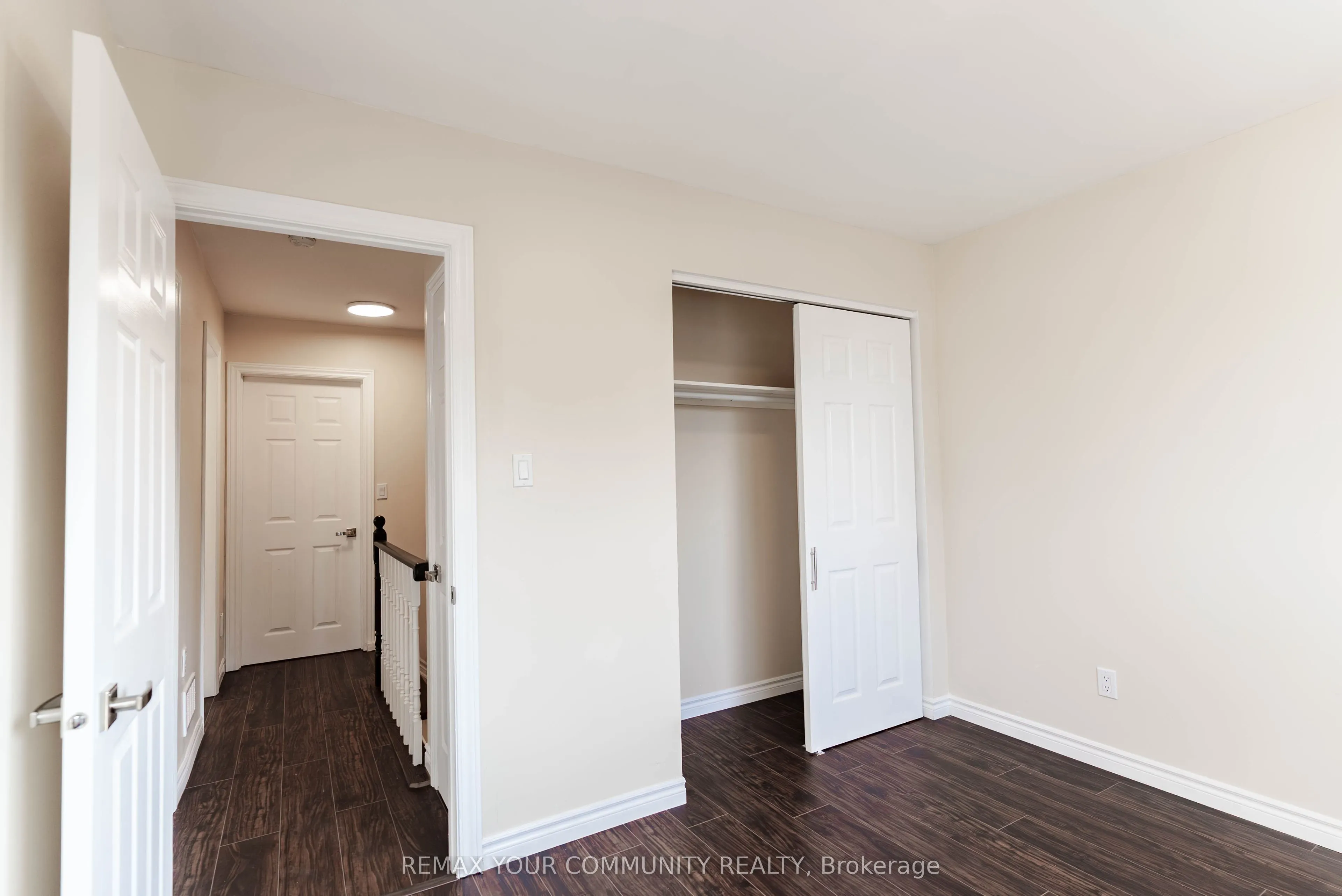 1553 Norwill Crescent