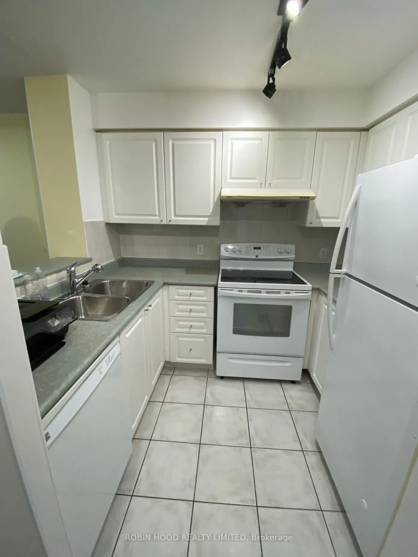 11 Lee Centre Drive #1805