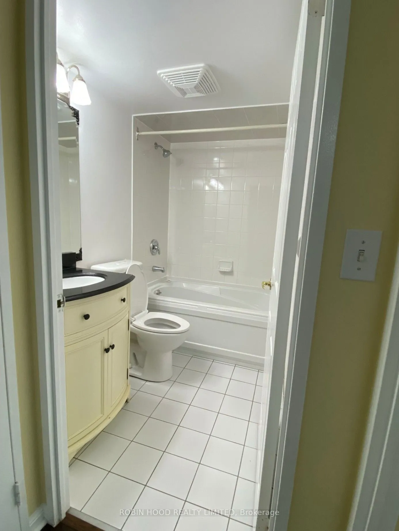 11 Lee Centre Drive #1805
