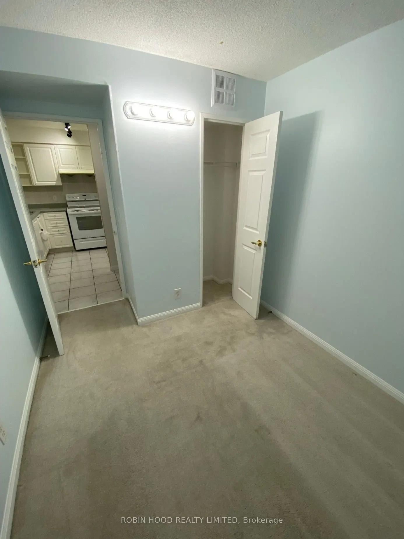 11 Lee Centre Drive #1805