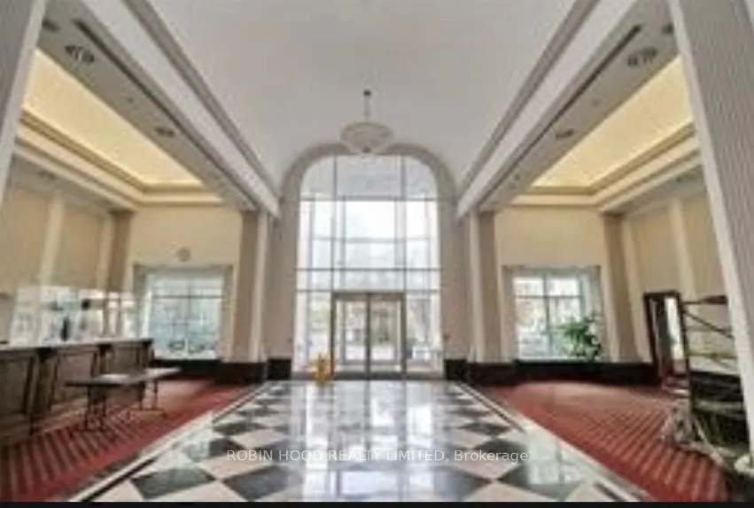 11 Lee Centre Drive #1805