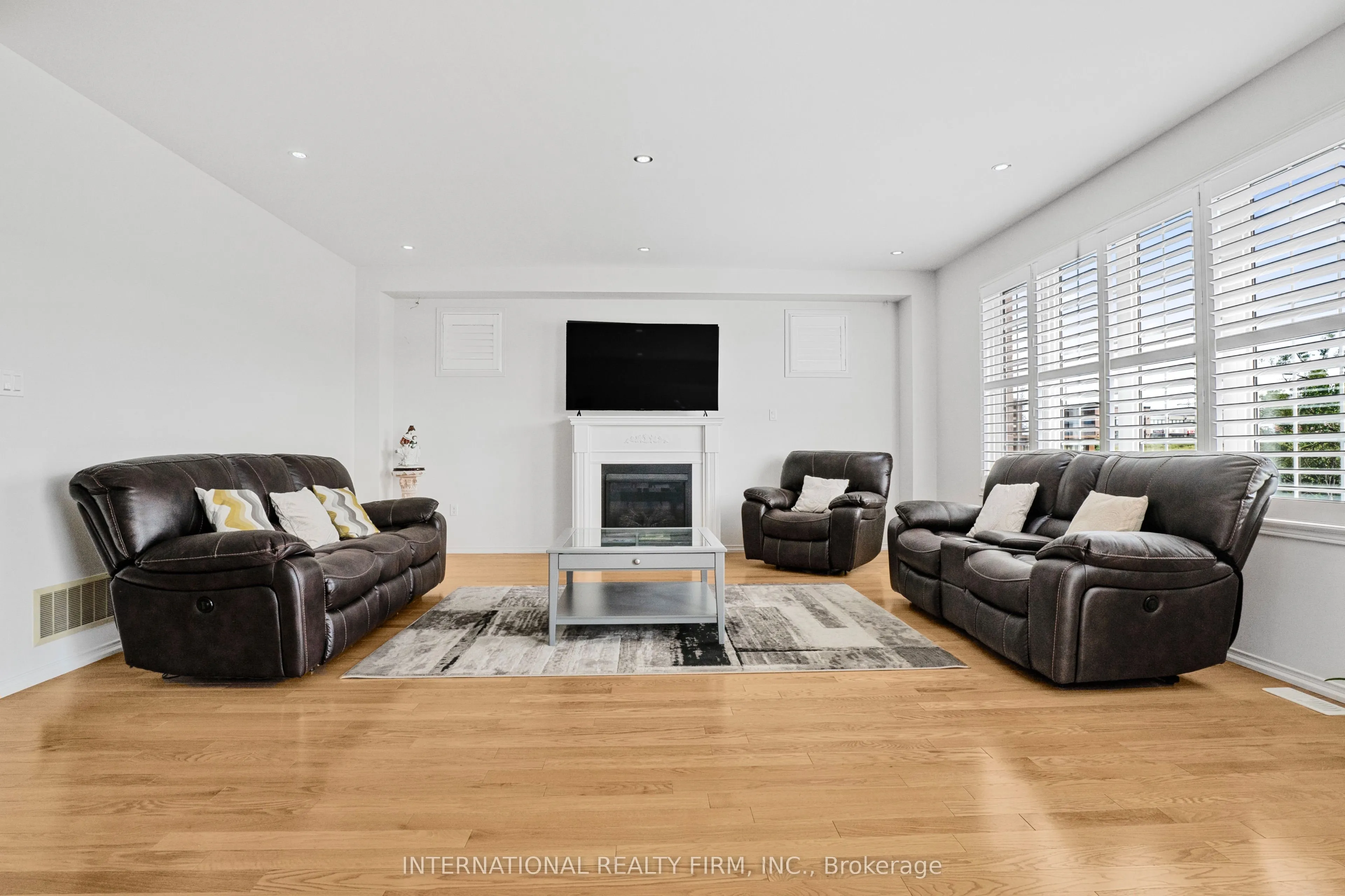 2537 Snow Knight Drive